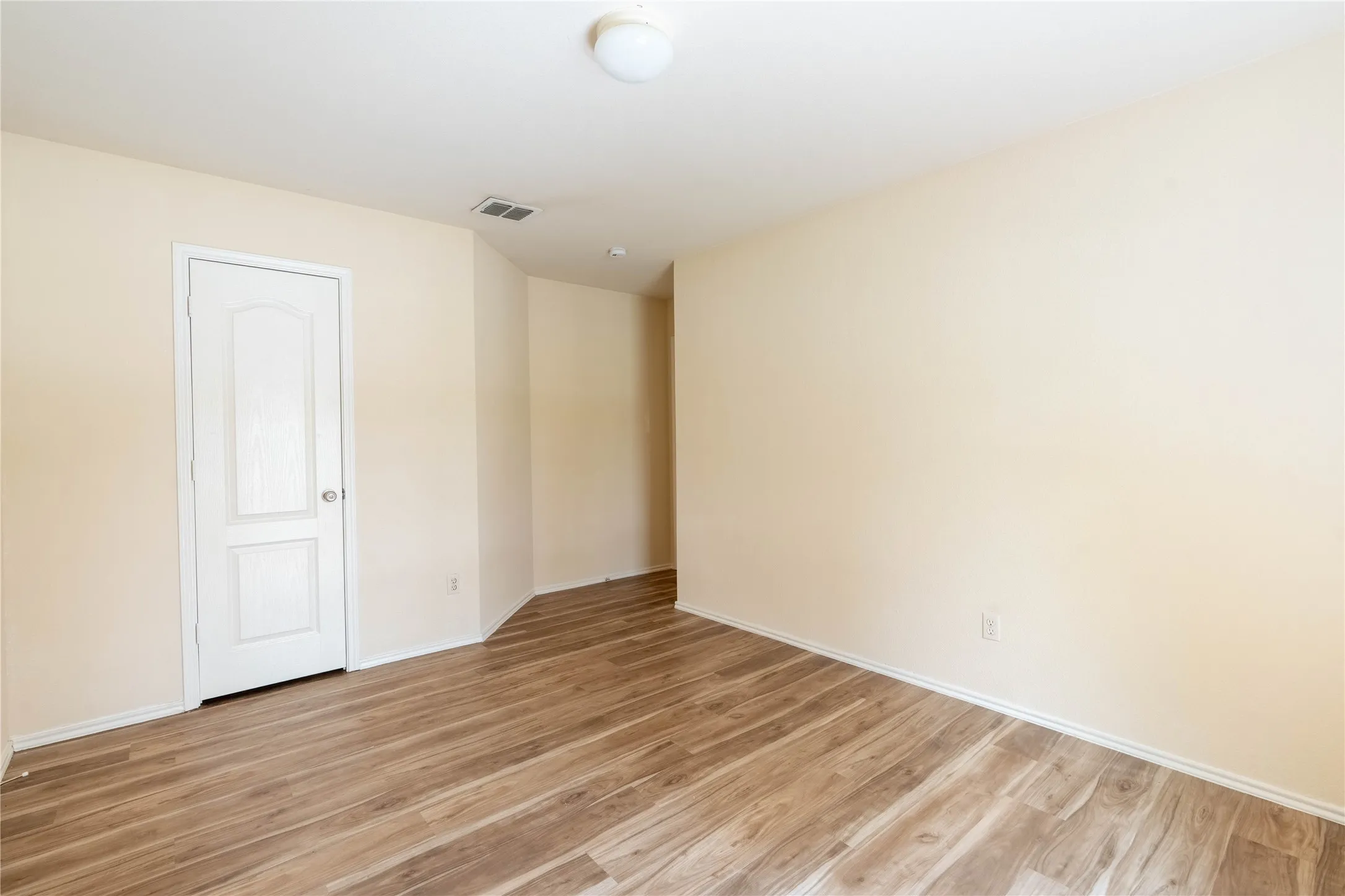 Single Family Residence For Rent in Kaufman County , 2105 Sumac Drive, Forney, Texas 75126, 4 Bedroom, 2 Bathroom, 2 Garage spaces, 2,471 Sqft, built in 2004, mls#21403536, Real Estate Agent in Forney, Homes For Rent in Kaufman county, Homes For Rent in Forney, Realtor in Forney Texas, Real Estate Brokerage Independent Realty Texas, Luminita Cordes Realtor