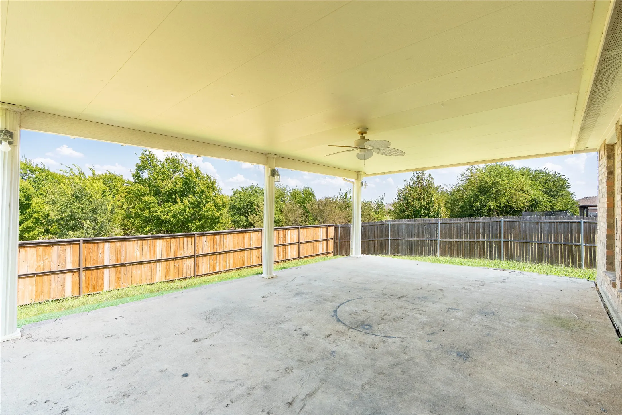 Single Family Residence For Rent in Kaufman County , 2105 Sumac Drive, Forney, Texas 75126, 4 Bedroom, 2 Bathroom, 2 Garage spaces, 2,471 Sqft, built in 2004, mls#21403536, Real Estate Agent in Forney, Homes For Rent in Kaufman county, Homes For Rent in Forney, Realtor in Forney Texas, Real Estate Brokerage Independent Realty Texas, Luminita Cordes Realtor