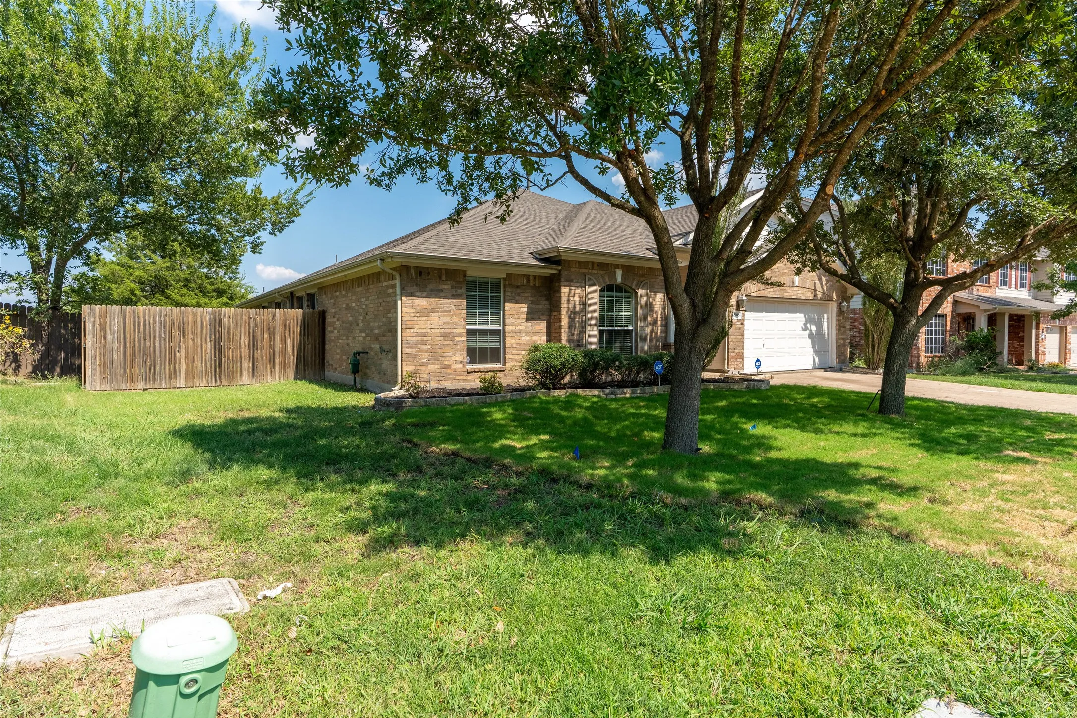 Single Family Residence For Rent in Kaufman County , 2105 Sumac Drive, Forney, Texas 75126, 4 Bedroom, 2 Bathroom, 2 Garage spaces, 2,471 Sqft, built in 2004, mls#21403536, Real Estate Agent in Forney, Homes For Rent in Kaufman county, Homes For Rent in Forney, Realtor in Forney Texas, Real Estate Brokerage Independent Realty Texas, Luminita Cordes Realtor
