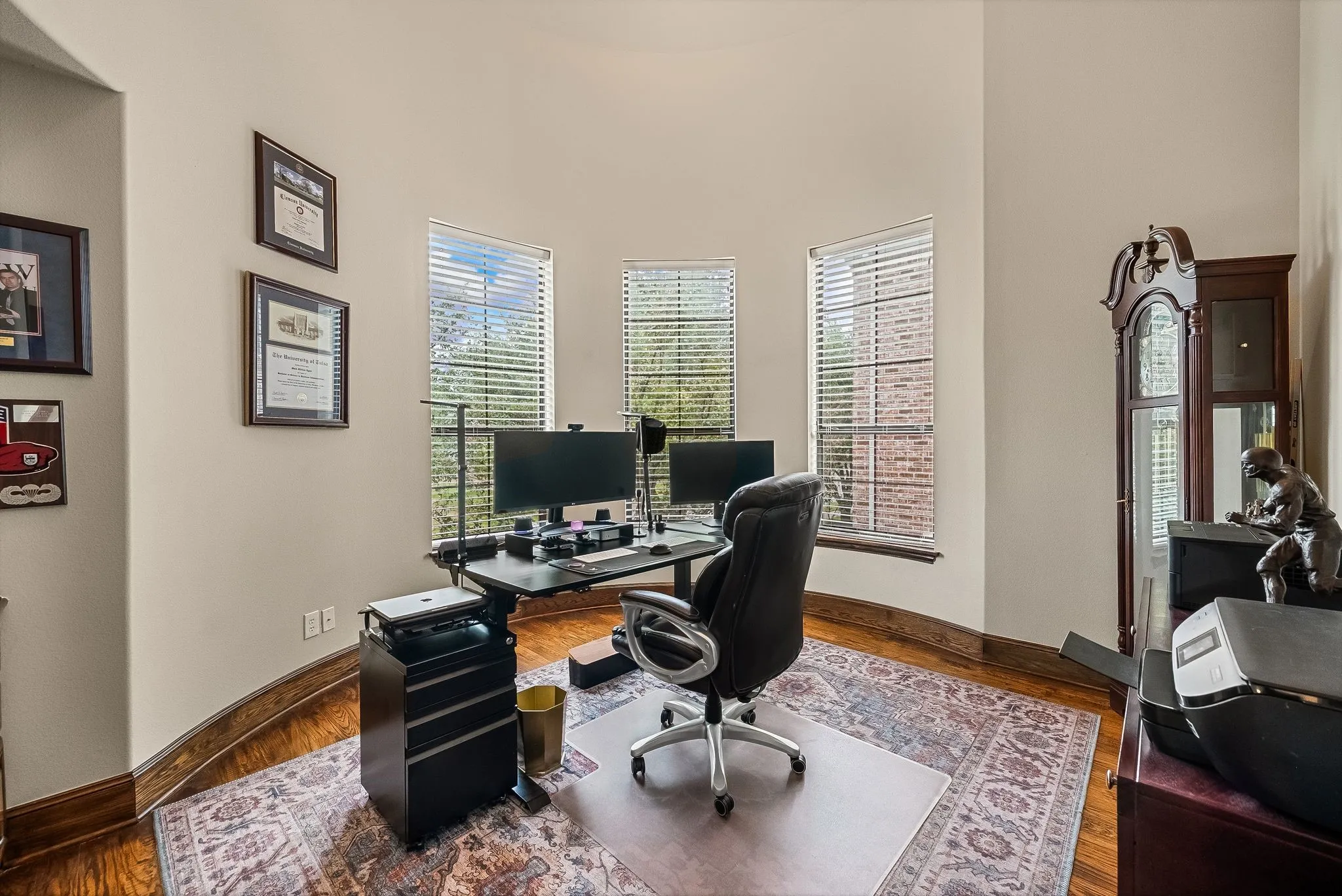 mid-level office on it's on level