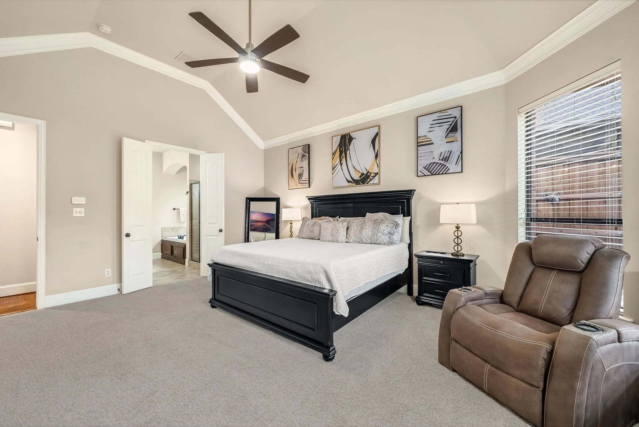 Single Family Residence For Sale in Denton County , 11150 Sugar Mill Lane, Frisco, Texas 75033, 4 Bedroom, 4 Bathroom, 3 Garage spaces, 4,224 Sqft, built in 2008, mls#21396864, Real Estate Agent in Frisco, Homes For Sale in Denton county, Homes For Sale in Frisco, Realtor in Frisco Texas, Real Estate Brokerage Independent Realty Texas, Luminita Cordes Realtor