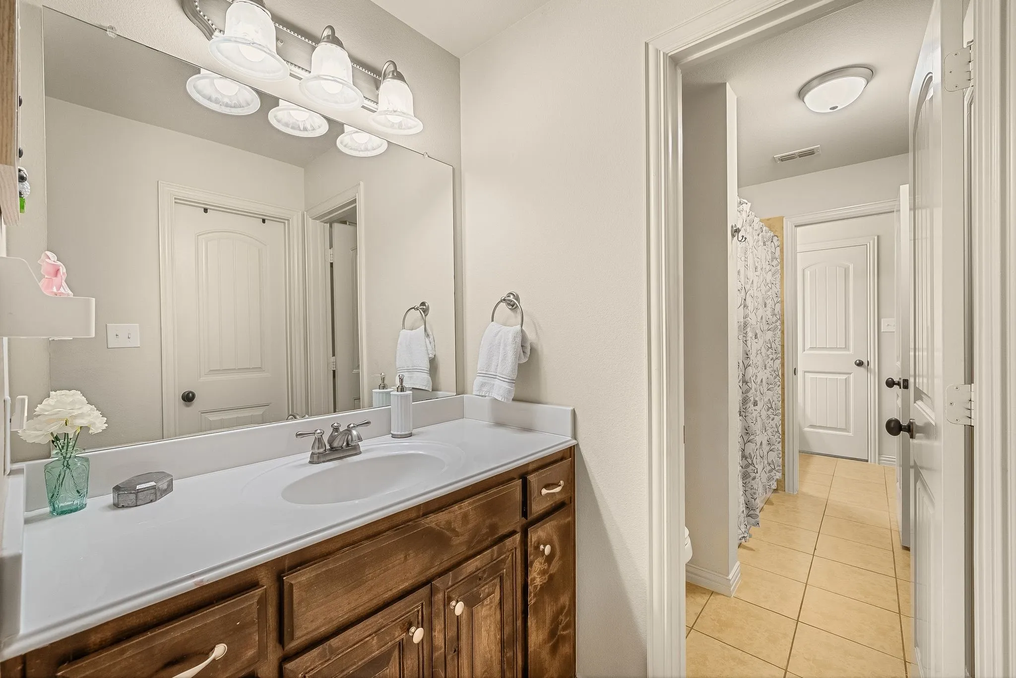 Single Family Residence For Sale in Denton County , 11150 Sugar Mill Lane, Frisco, Texas 75033, 4 Bedroom, 4 Bathroom, 3 Garage spaces, 4,224 Sqft, built in 2008, mls#21396864, Real Estate Agent in Frisco, Homes For Sale in Denton county, Homes For Sale in Frisco, Realtor in Frisco Texas, Real Estate Brokerage Independent Realty Texas, Luminita Cordes Realtor