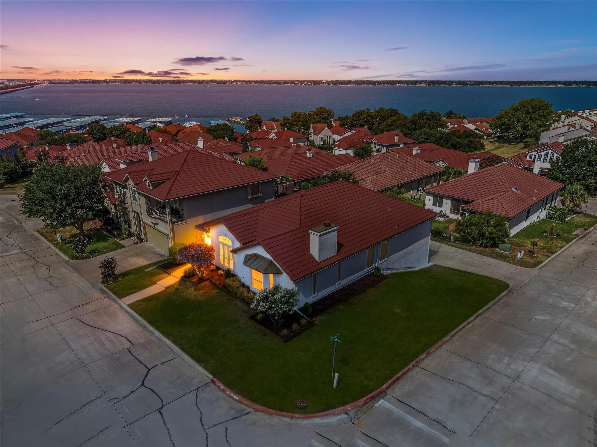 Single Family Residence For Rent in Rockwall County , 1860 Tahoe Drive, Rockwall, Texas 75087, 3 Bedroom, 2 Bathroom, 2 Garage spaces, 2,570 Sqft, built in 2000, mls#21403891, Real Estate Agent in Rockwall, Homes For Rent in Rockwall county, Homes For Rent in Rockwall, Realtor in Rockwall Texas, Real Estate Brokerage Independent Realty Texas, Luminita Cordes Realtor