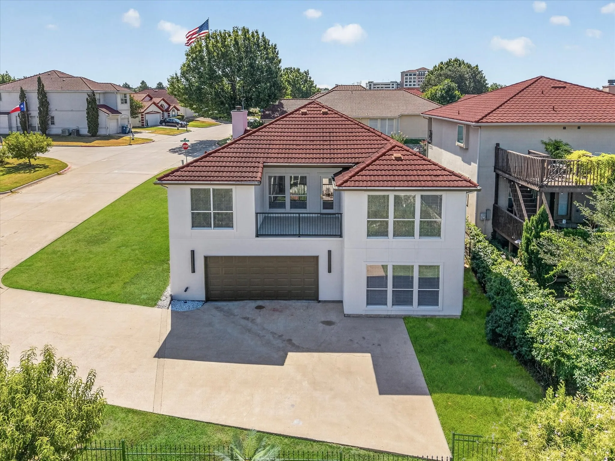 Single Family Residence For Rent in Rockwall County , 1860 Tahoe Drive, Rockwall, Texas 75087, 3 Bedroom, 2 Bathroom, 2 Garage spaces, 2,570 Sqft, built in 2000, mls#21403891, Real Estate Agent in Rockwall, Homes For Rent in Rockwall county, Homes For Rent in Rockwall, Realtor in Rockwall Texas, Real Estate Brokerage Independent Realty Texas, Luminita Cordes Realtor