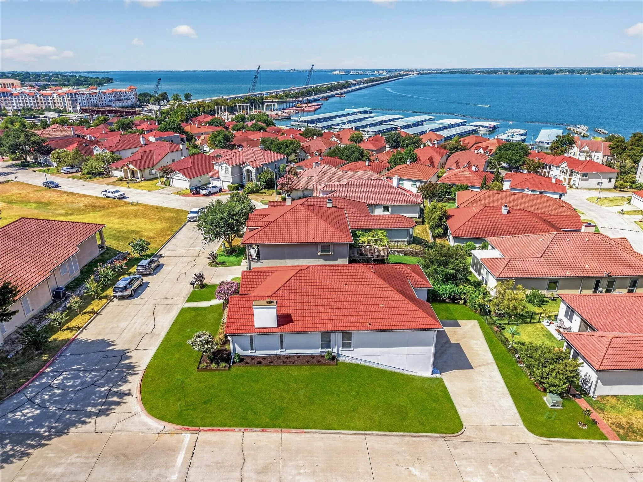 Single Family Residence For Rent in Rockwall County , 1860 Tahoe Drive, Rockwall, Texas 75087, 3 Bedroom, 2 Bathroom, 2 Garage spaces, 2,570 Sqft, built in 2000, mls#21403891, Real Estate Agent in Rockwall, Homes For Rent in Rockwall county, Homes For Rent in Rockwall, Realtor in Rockwall Texas, Real Estate Brokerage Independent Realty Texas, Luminita Cordes Realtor