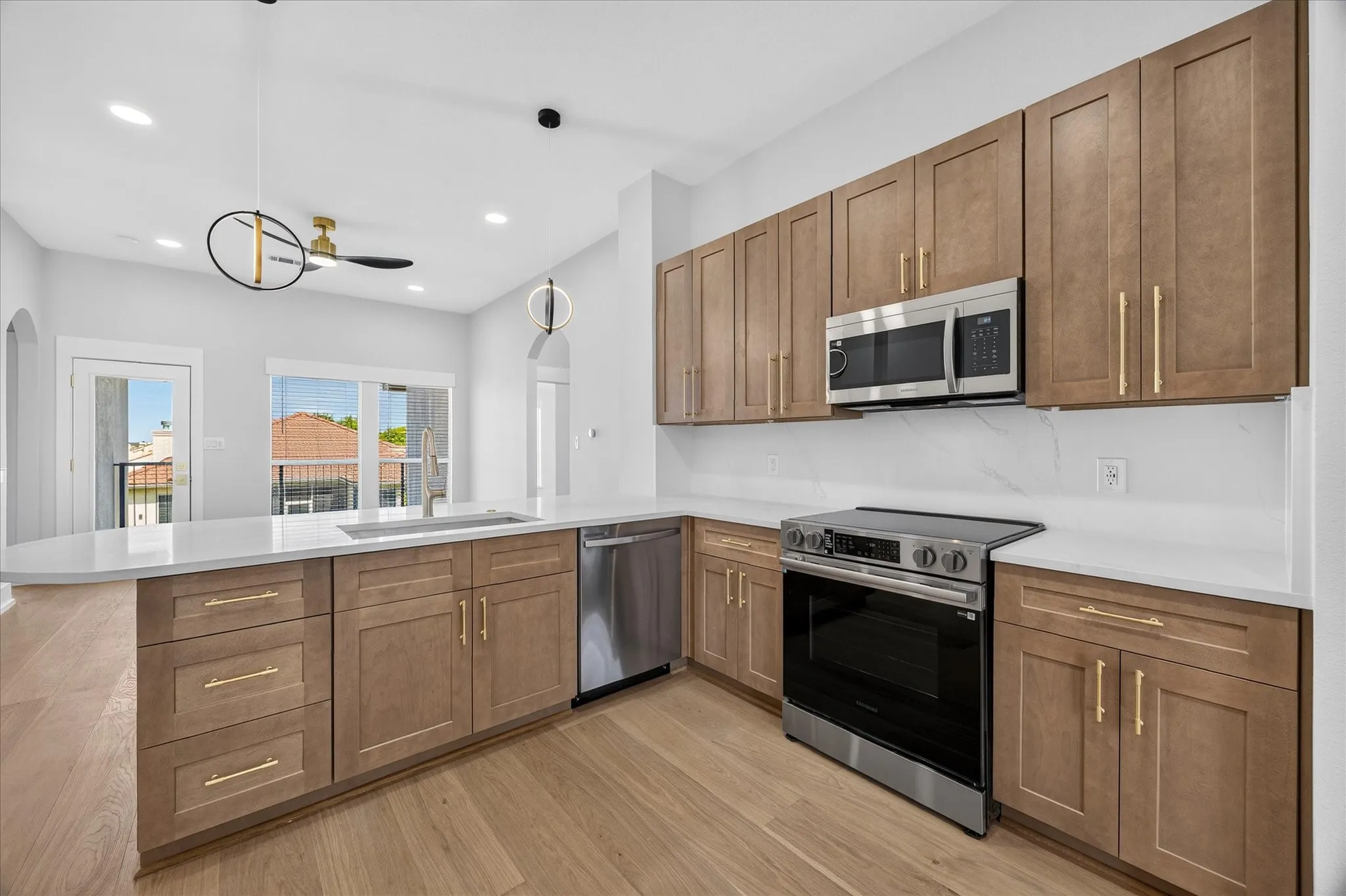 Single Family Residence For Rent in Rockwall County , 1860 Tahoe Drive, Rockwall, Texas 75087, 3 Bedroom, 2 Bathroom, 2 Garage spaces, 2,570 Sqft, built in 2000, mls#21403891, Real Estate Agent in Rockwall, Homes For Rent in Rockwall county, Homes For Rent in Rockwall, Realtor in Rockwall Texas, Real Estate Brokerage Independent Realty Texas, Luminita Cordes Realtor