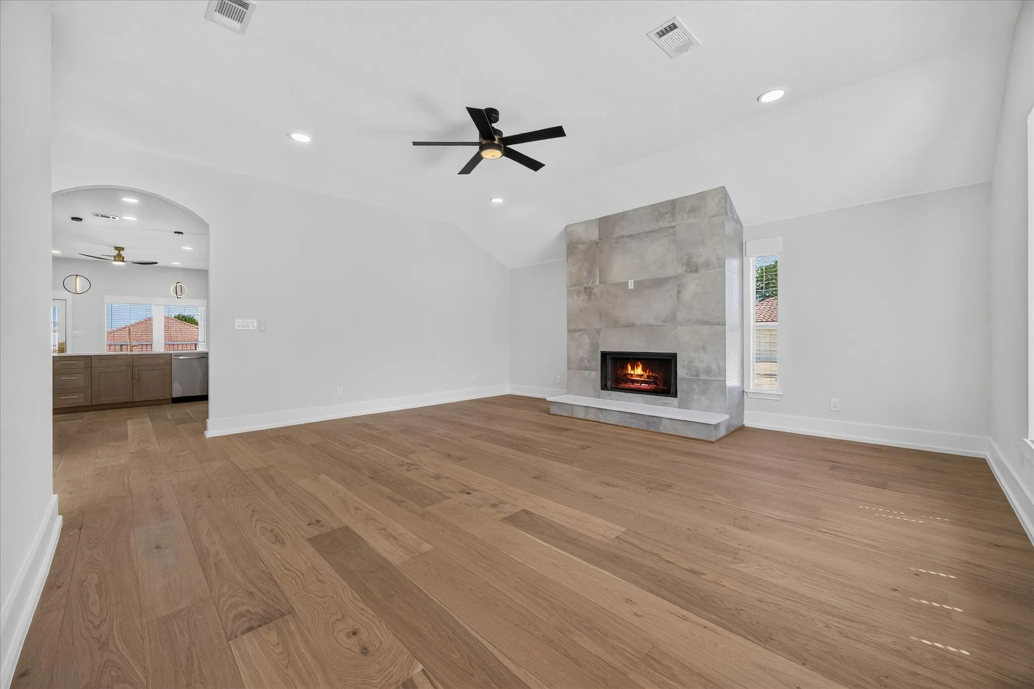 Single Family Residence For Rent in Rockwall County , 1860 Tahoe Drive, Rockwall, Texas 75087, 3 Bedroom, 2 Bathroom, 2 Garage spaces, 2,570 Sqft, built in 2000, mls#21403891, Real Estate Agent in Rockwall, Homes For Rent in Rockwall county, Homes For Rent in Rockwall, Realtor in Rockwall Texas, Real Estate Brokerage Independent Realty Texas, Luminita Cordes Realtor