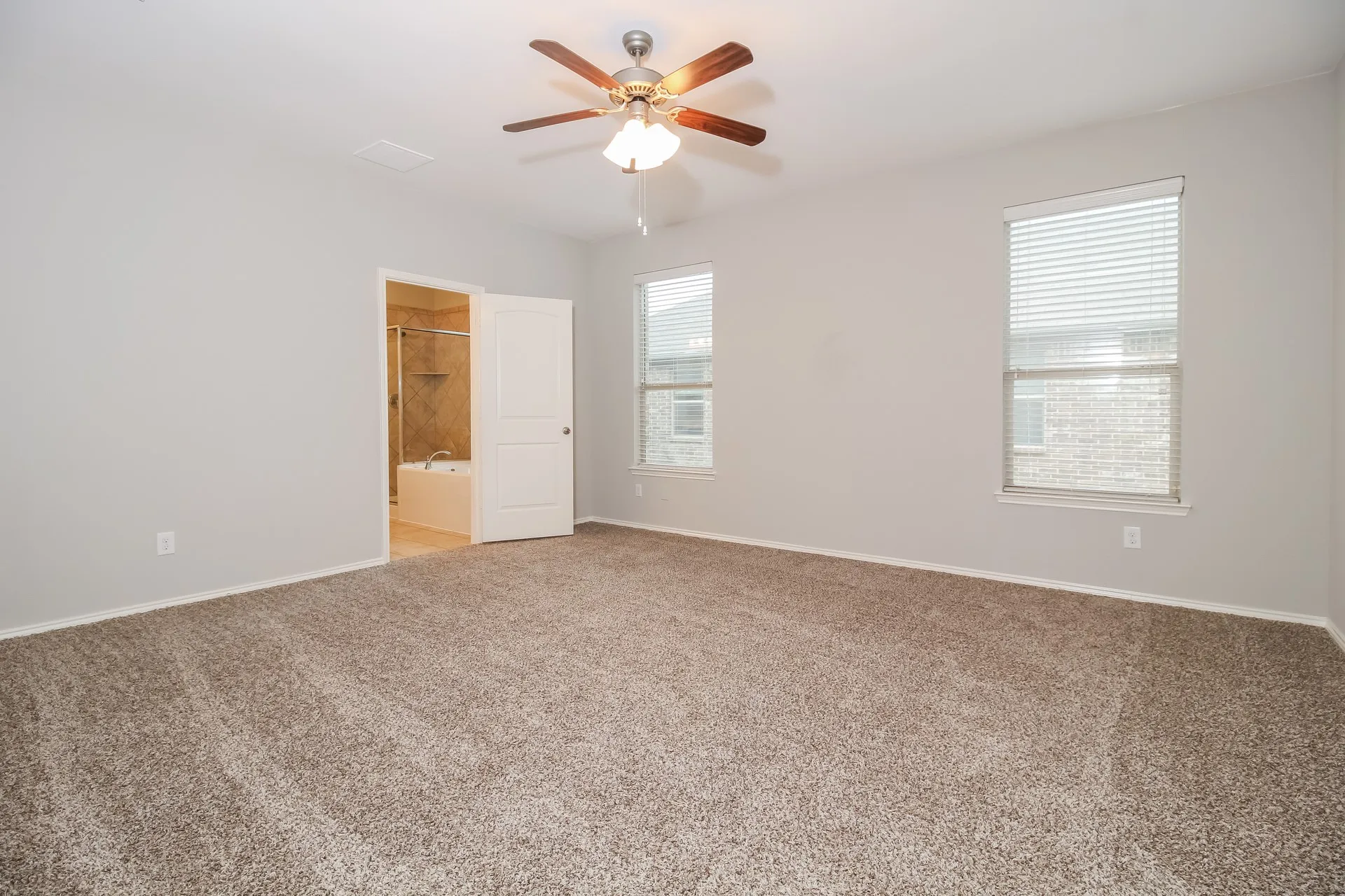 Single Family Residence For Rent in Johnson County , 1333 Shelley Drive, Burleson, Texas 76028, 4 Bedroom, 3 Bathroom, 2 Garage spaces, 2,912 Sqft, built in 2010, mls#21403893, Real Estate Agent in Burleson, Homes For Rent in Johnson county, Homes For Rent in Burleson, Realtor in Burleson Texas, Real Estate Brokerage Independent Realty Texas, Luminita Cordes Realtor