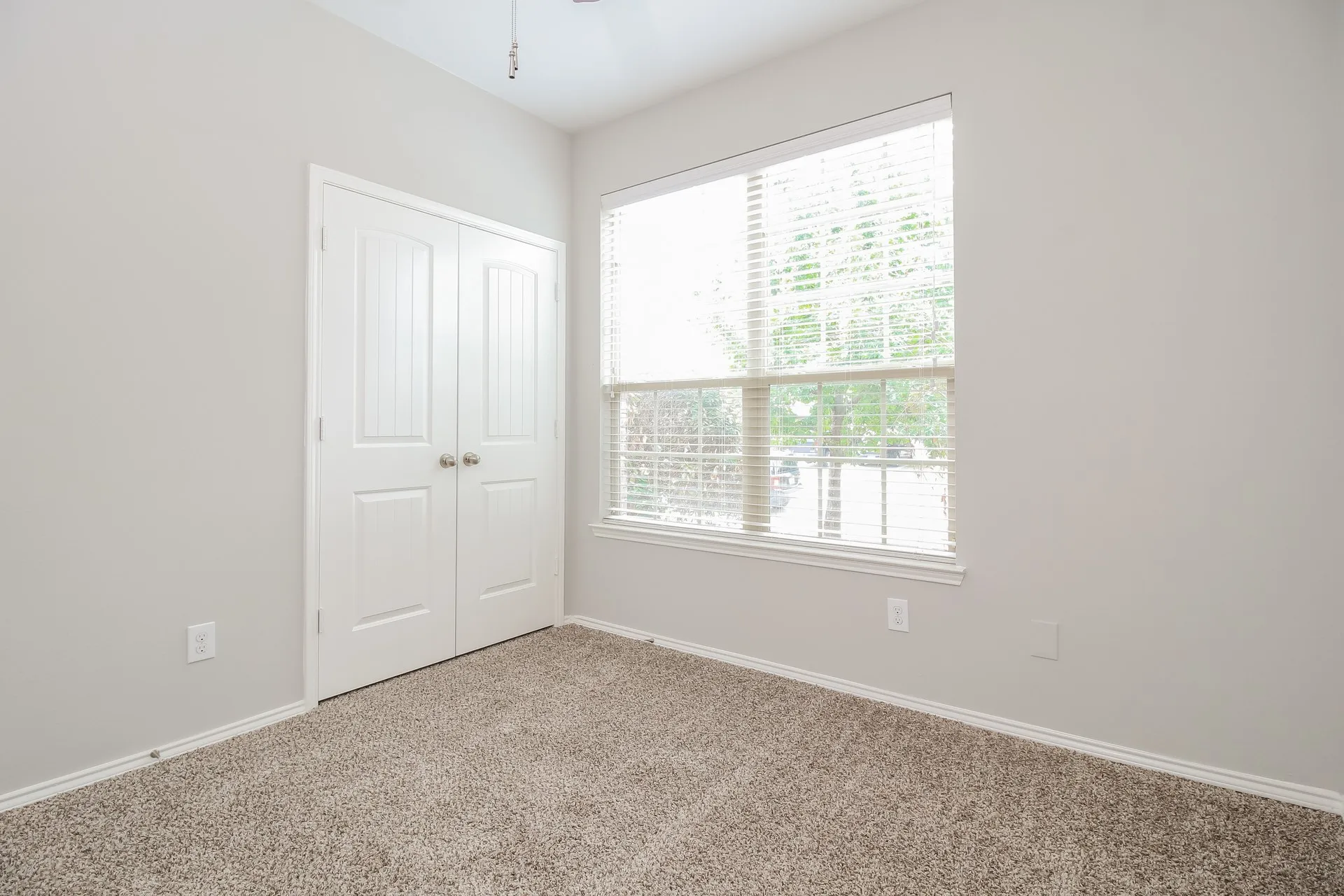 Single Family Residence For Rent in Johnson County , 1333 Shelley Drive, Burleson, Texas 76028, 4 Bedroom, 3 Bathroom, 2 Garage spaces, 2,912 Sqft, built in 2010, mls#21403893, Real Estate Agent in Burleson, Homes For Rent in Johnson county, Homes For Rent in Burleson, Realtor in Burleson Texas, Real Estate Brokerage Independent Realty Texas, Luminita Cordes Realtor