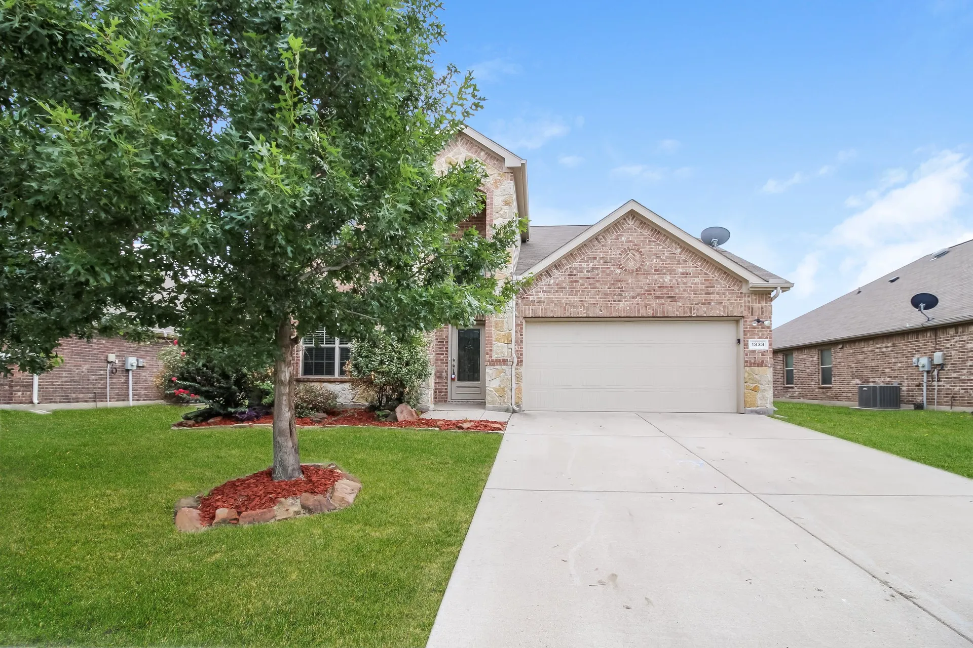 Single Family Residence For Rent in Johnson County , 1333 Shelley Drive, Burleson, Texas 76028, 4 Bedroom, 3 Bathroom, 2 Garage spaces, 2,912 Sqft, built in 2010, mls#21403893, Real Estate Agent in Burleson, Homes For Rent in Johnson county, Homes For Rent in Burleson, Realtor in Burleson Texas, Real Estate Brokerage Independent Realty Texas, Luminita Cordes Realtor
