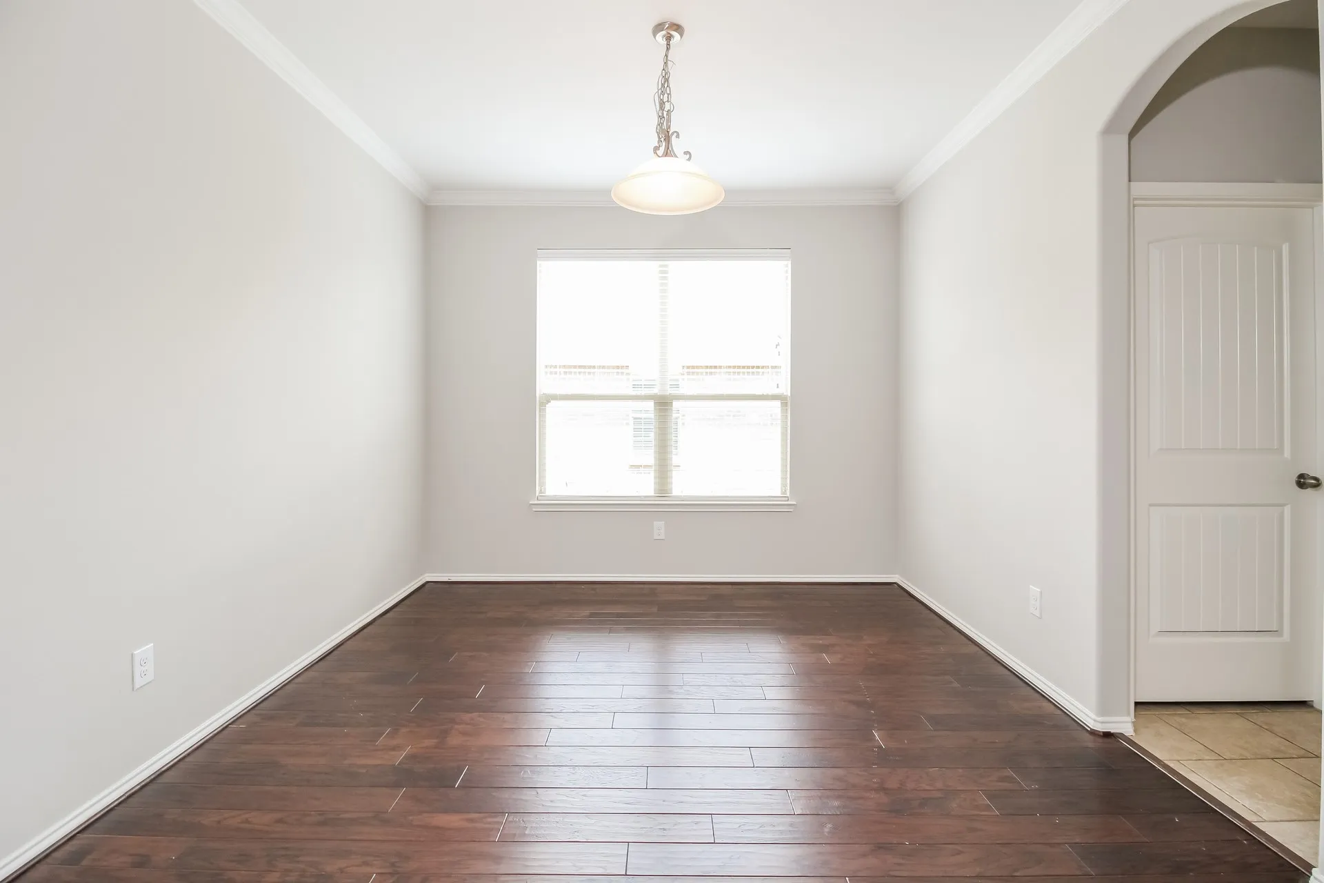 Single Family Residence For Rent in Johnson County , 1333 Shelley Drive, Burleson, Texas 76028, 4 Bedroom, 3 Bathroom, 2 Garage spaces, 2,912 Sqft, built in 2010, mls#21403893, Real Estate Agent in Burleson, Homes For Rent in Johnson county, Homes For Rent in Burleson, Realtor in Burleson Texas, Real Estate Brokerage Independent Realty Texas, Luminita Cordes Realtor