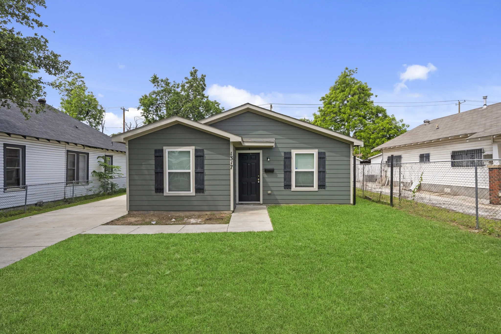 Single Family Residence For Rent in Tarrant County , 1317 Denver. Avenue, Fort Worth, Texas 76164, 3 Bedroom, 2 Bathroom, 1 Garage spaces, 984 Sqft, built in 2020, mls#21403894, Real Estate Agent in Fort Worth, Homes For Rent in Tarrant county, Homes For Rent in Fort Worth, Realtor in Fort Worth Texas, Real Estate Brokerage Independent Realty Texas, Luminita Cordes Realtor