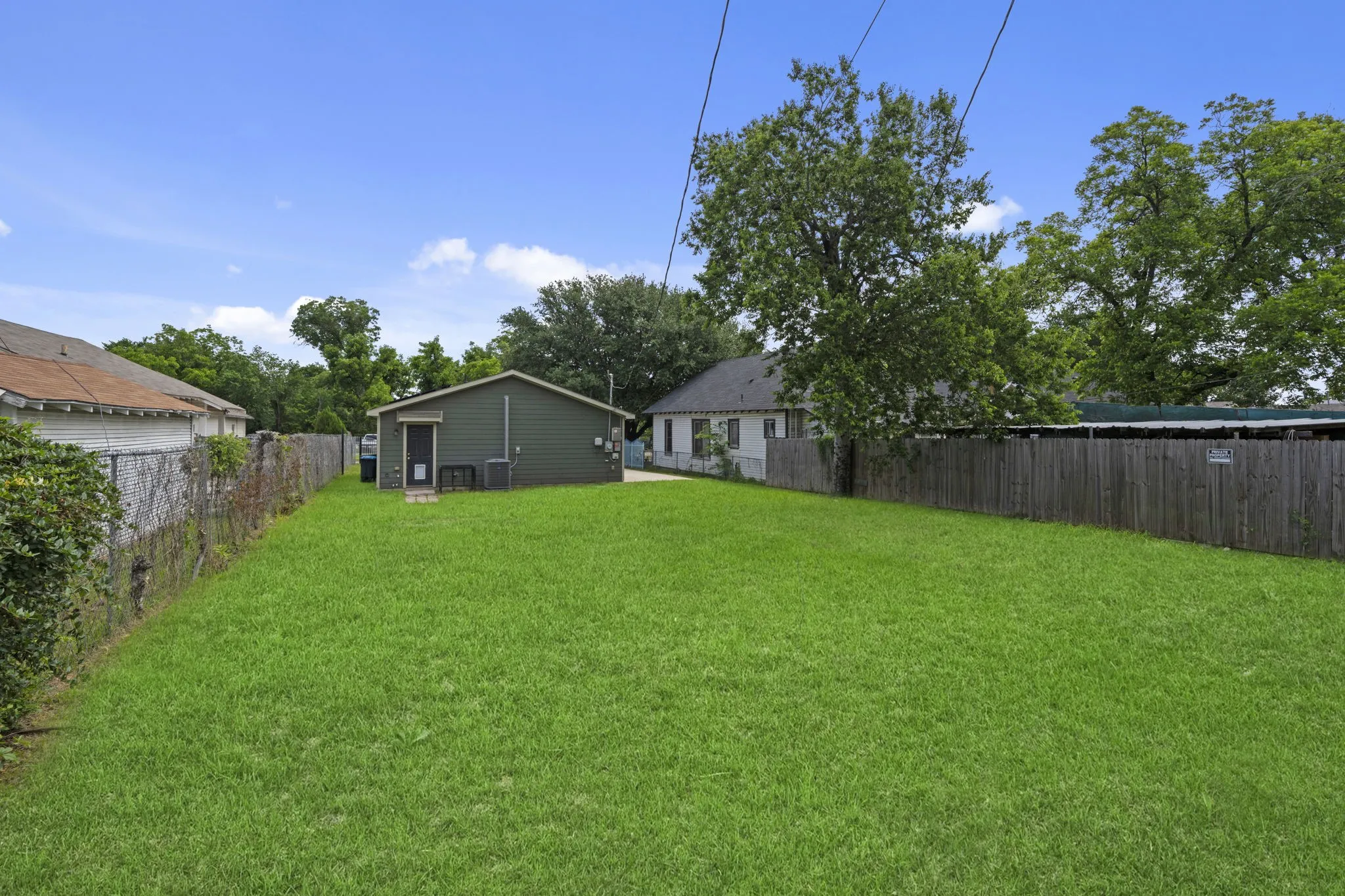 Single Family Residence For Rent in Tarrant County , 1317 Denver. Avenue, Fort Worth, Texas 76164, 3 Bedroom, 2 Bathroom, 1 Garage spaces, 984 Sqft, built in 2020, mls#21403894, Real Estate Agent in Fort Worth, Homes For Rent in Tarrant county, Homes For Rent in Fort Worth, Realtor in Fort Worth Texas, Real Estate Brokerage Independent Realty Texas, Luminita Cordes Realtor