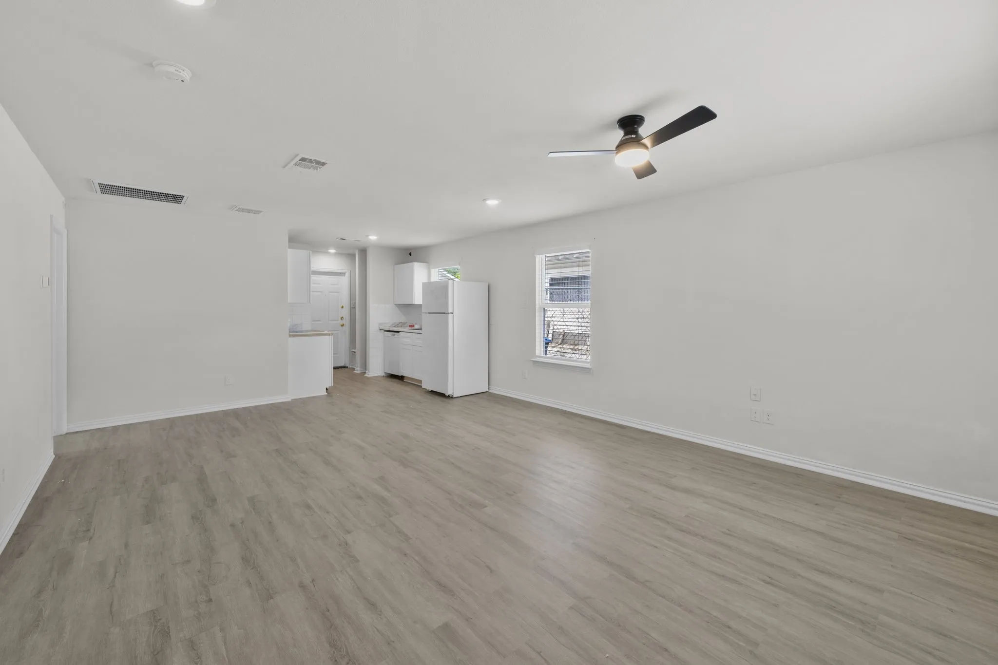 Single Family Residence For Rent in Tarrant County , 1317 Denver. Avenue, Fort Worth, Texas 76164, 3 Bedroom, 2 Bathroom, 1 Garage spaces, 984 Sqft, built in 2020, mls#21403894, Real Estate Agent in Fort Worth, Homes For Rent in Tarrant county, Homes For Rent in Fort Worth, Realtor in Fort Worth Texas, Real Estate Brokerage Independent Realty Texas, Luminita Cordes Realtor