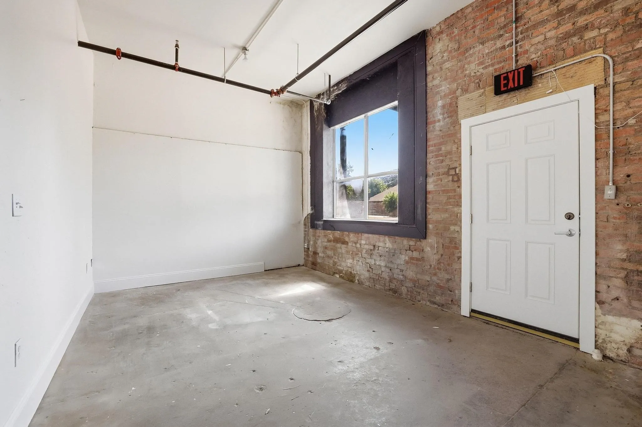 Business For Rent in Grayson County , 330 W Lamar Street 101, Sherman, Texas 75090, 0, 0, Garage spaces, 0 Sqft, built in 1918, mls#21403225, Real Estate Agent in Sherman, Homes For Rent in Grayson county, Homes For Rent in Sherman, Realtor in Sherman Texas, Real Estate Brokerage Independent Realty Texas, Luminita Cordes Realtor