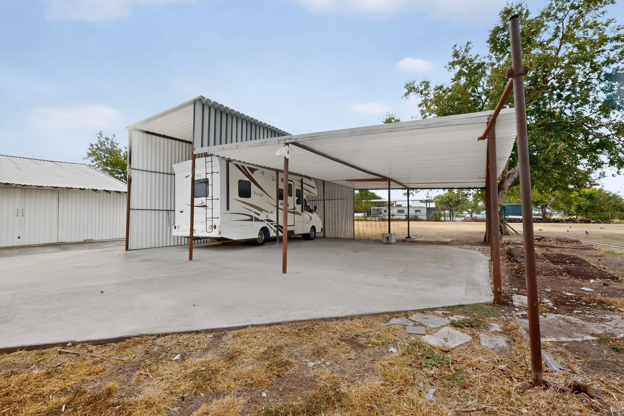 Mobile Home For Sale in Denton County , 2181 Doe Branch Road, Little Elm, Texas 75068, 4 Bedroom, 3 Bathroom, Garage spaces, 2,240 Sqft, built in 1998, mls#21402619, Real Estate Agent in Little Elm, Homes For Sale in Denton county, Homes For Sale in Little Elm, Realtor in Little Elm Texas, Real Estate Brokerage Independent Realty Texas, Luminita Cordes Realtor