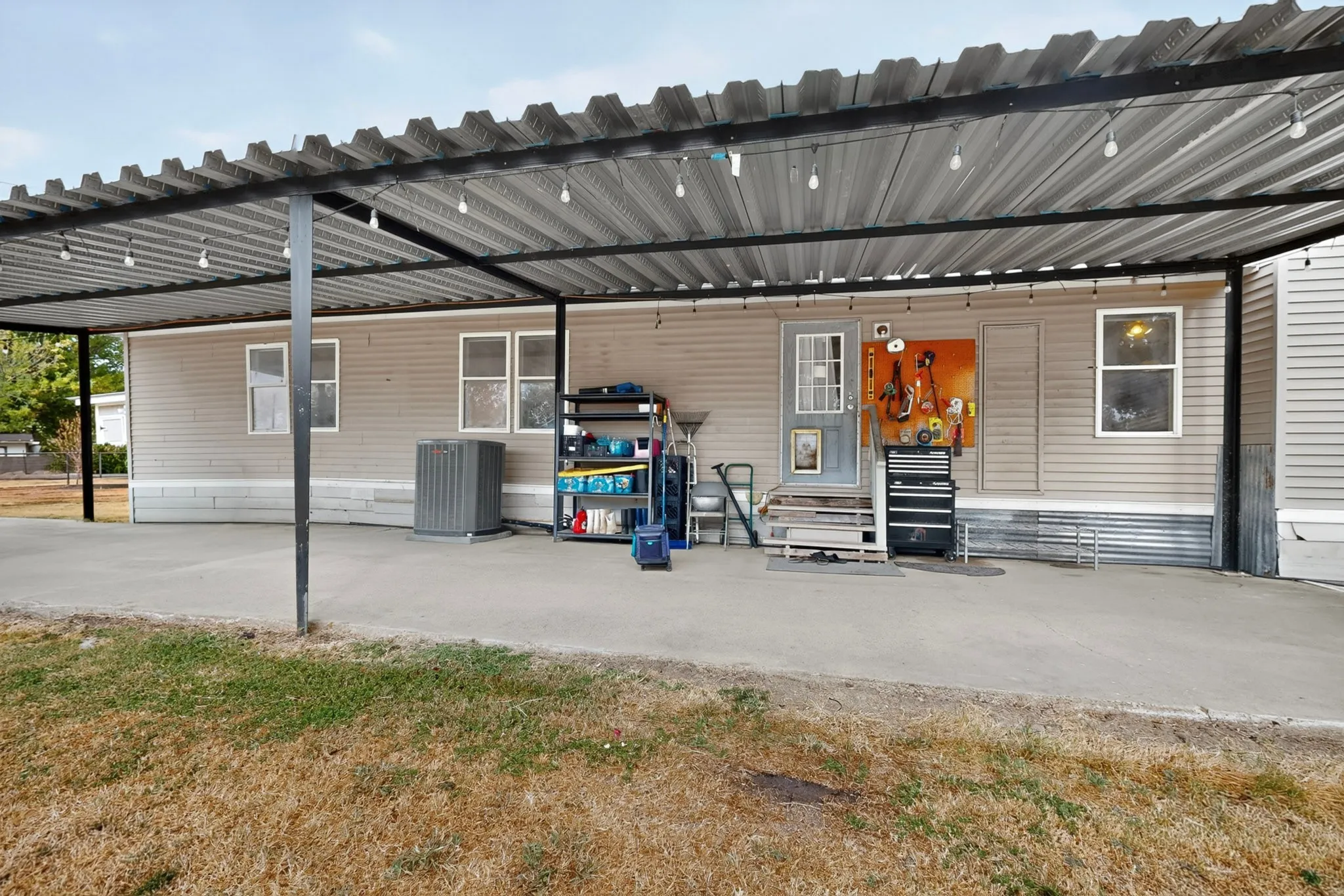 Mobile Home For Sale in Denton County , 2181 Doe Branch Road, Little Elm, Texas 75068, 4 Bedroom, 3 Bathroom, Garage spaces, 2,240 Sqft, built in 1998, mls#21402619, Real Estate Agent in Little Elm, Homes For Sale in Denton county, Homes For Sale in Little Elm, Realtor in Little Elm Texas, Real Estate Brokerage Independent Realty Texas, Luminita Cordes Realtor