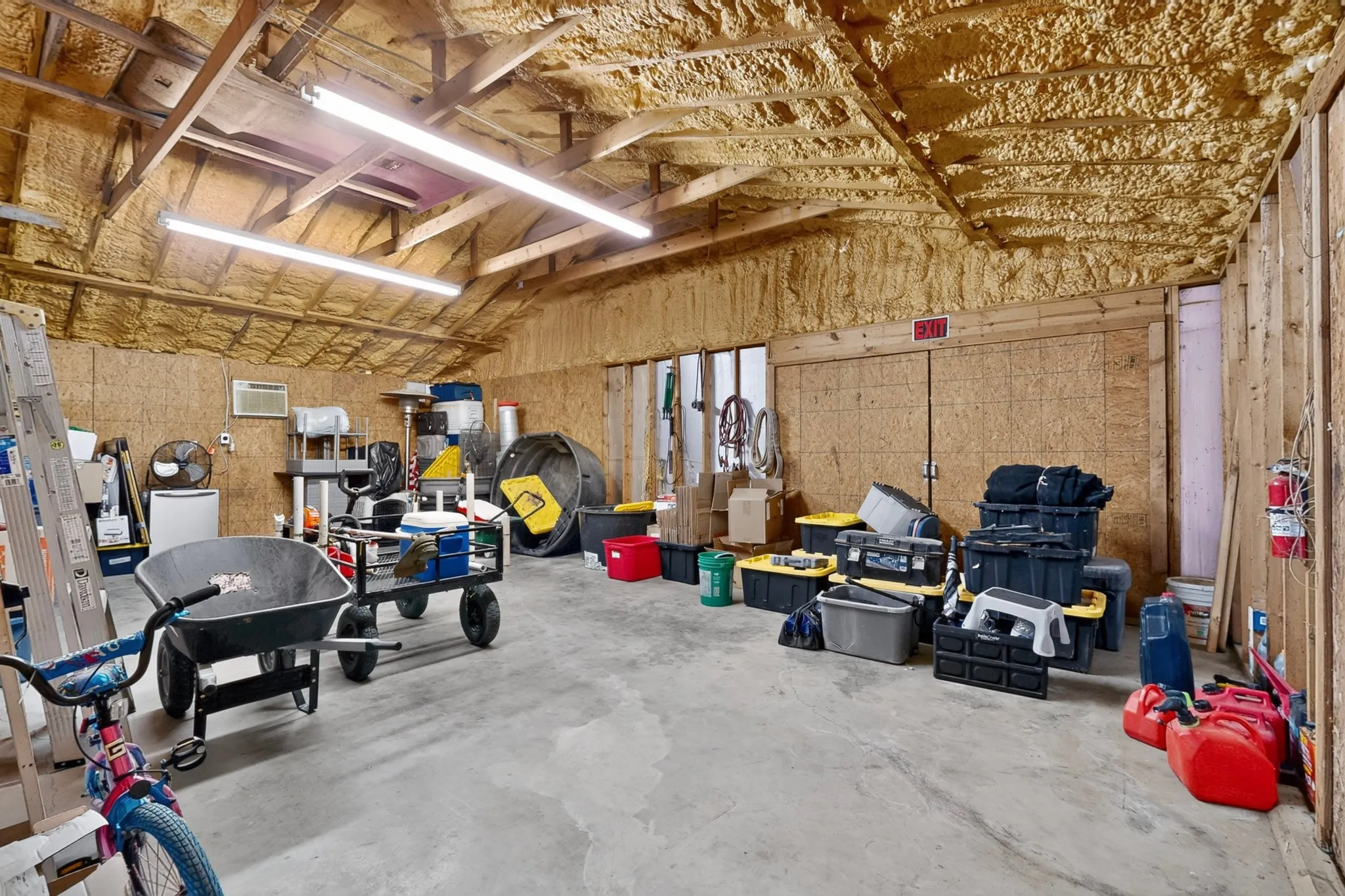 Mobile Home For Sale in Denton County , 2181 Doe Branch Road, Little Elm, Texas 75068, 4 Bedroom, 3 Bathroom, Garage spaces, 2,240 Sqft, built in 1998, mls#21402619, Real Estate Agent in Little Elm, Homes For Sale in Denton county, Homes For Sale in Little Elm, Realtor in Little Elm Texas, Real Estate Brokerage Independent Realty Texas, Luminita Cordes Realtor