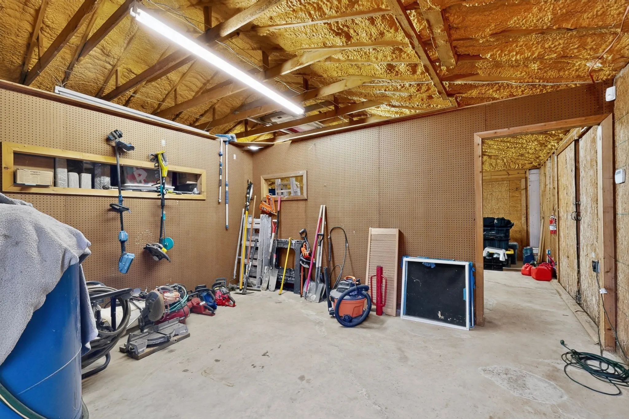 Mobile Home For Sale in Denton County , 2181 Doe Branch Road, Little Elm, Texas 75068, 4 Bedroom, 3 Bathroom, Garage spaces, 2,240 Sqft, built in 1998, mls#21402619, Real Estate Agent in Little Elm, Homes For Sale in Denton county, Homes For Sale in Little Elm, Realtor in Little Elm Texas, Real Estate Brokerage Independent Realty Texas, Luminita Cordes Realtor
