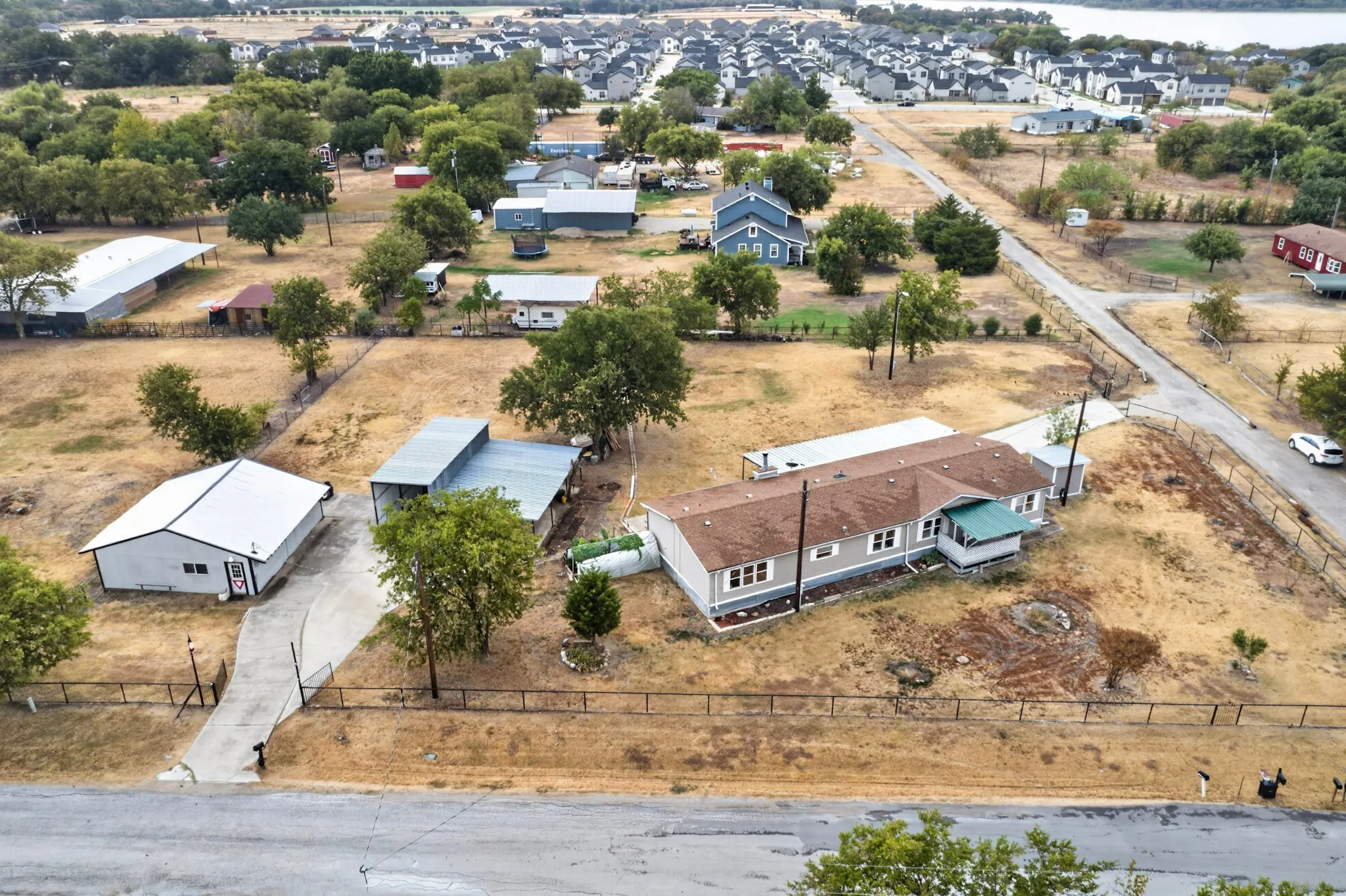 Mobile Home For Sale in Denton County , 2181 Doe Branch Road, Little Elm, Texas 75068, 4 Bedroom, 3 Bathroom, Garage spaces, 2,240 Sqft, built in 1998, mls#21402619, Real Estate Agent in Little Elm, Homes For Sale in Denton county, Homes For Sale in Little Elm, Realtor in Little Elm Texas, Real Estate Brokerage Independent Realty Texas, Luminita Cordes Realtor