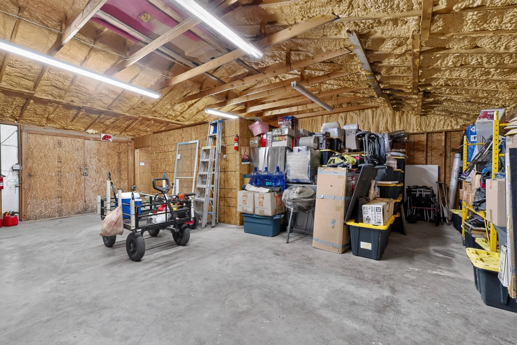 Mobile Home For Sale in Denton County , 2181 Doe Branch Road, Little Elm, Texas 75068, 4 Bedroom, 3 Bathroom, Garage spaces, 2,240 Sqft, built in 1998, mls#21402619, Real Estate Agent in Little Elm, Homes For Sale in Denton county, Homes For Sale in Little Elm, Realtor in Little Elm Texas, Real Estate Brokerage Independent Realty Texas, Luminita Cordes Realtor