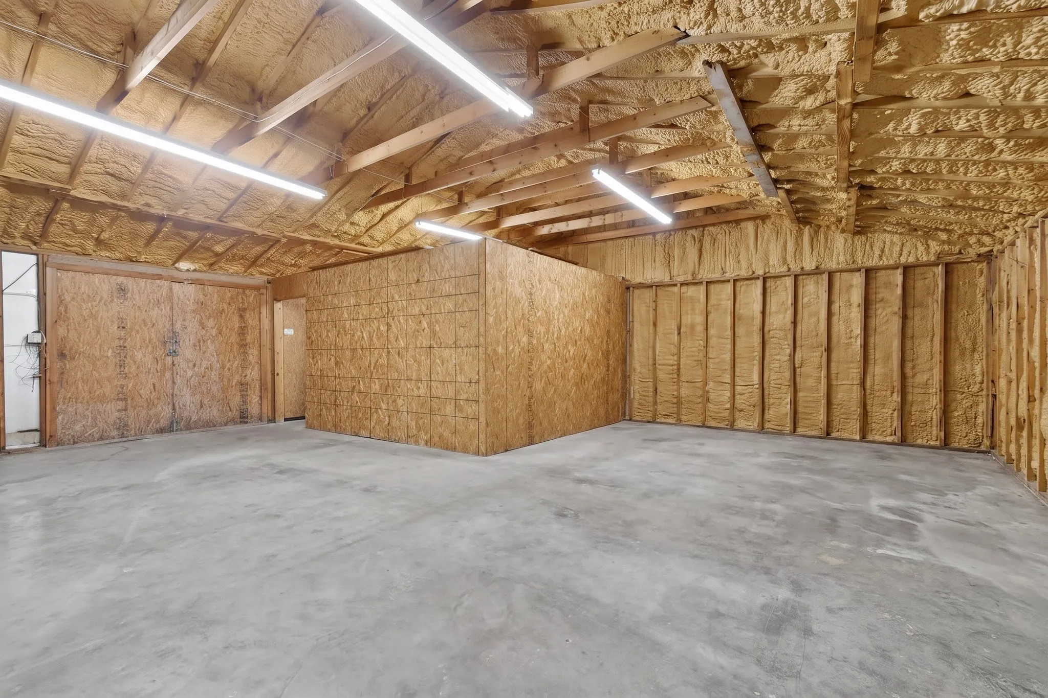 Mobile Home For Sale in Denton County , 2181 Doe Branch Road, Little Elm, Texas 75068, 4 Bedroom, 3 Bathroom, Garage spaces, 2,240 Sqft, built in 1998, mls#21402619, Real Estate Agent in Little Elm, Homes For Sale in Denton county, Homes For Sale in Little Elm, Realtor in Little Elm Texas, Real Estate Brokerage Independent Realty Texas, Luminita Cordes Realtor