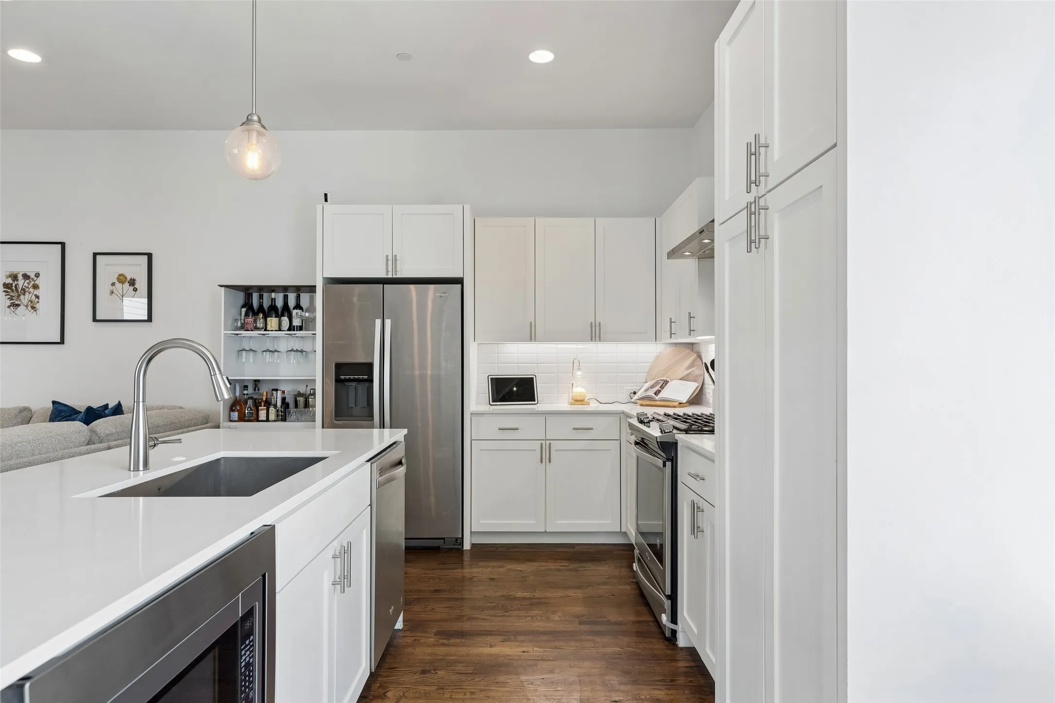 Condominium For Rent in Dallas County , 2115 Bennett Avenue 30, Dallas, Texas 75206, 2 Bedroom, 3 Bathroom, 2 Garage spaces, 1,717 Sqft, built in 2016, mls#21403302, Real Estate Agent in Dallas, Homes For Rent in Dallas county, Homes For Rent in Dallas, Realtor in Dallas Texas, Real Estate Brokerage Independent Realty Texas, Luminita Cordes Realtor