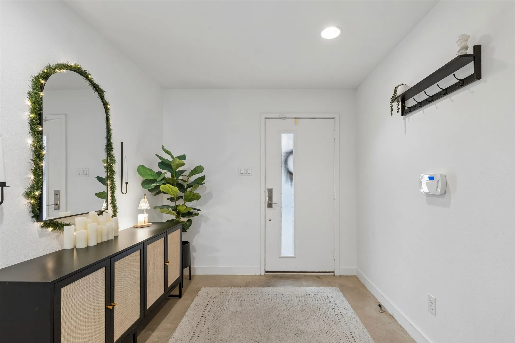 Condominium For Rent in Dallas County , 2115 Bennett Avenue 30, Dallas, Texas 75206, 2 Bedroom, 3 Bathroom, 2 Garage spaces, 1,717 Sqft, built in 2016, mls#21403302, Real Estate Agent in Dallas, Homes For Rent in Dallas county, Homes For Rent in Dallas, Realtor in Dallas Texas, Real Estate Brokerage Independent Realty Texas, Luminita Cordes Realtor