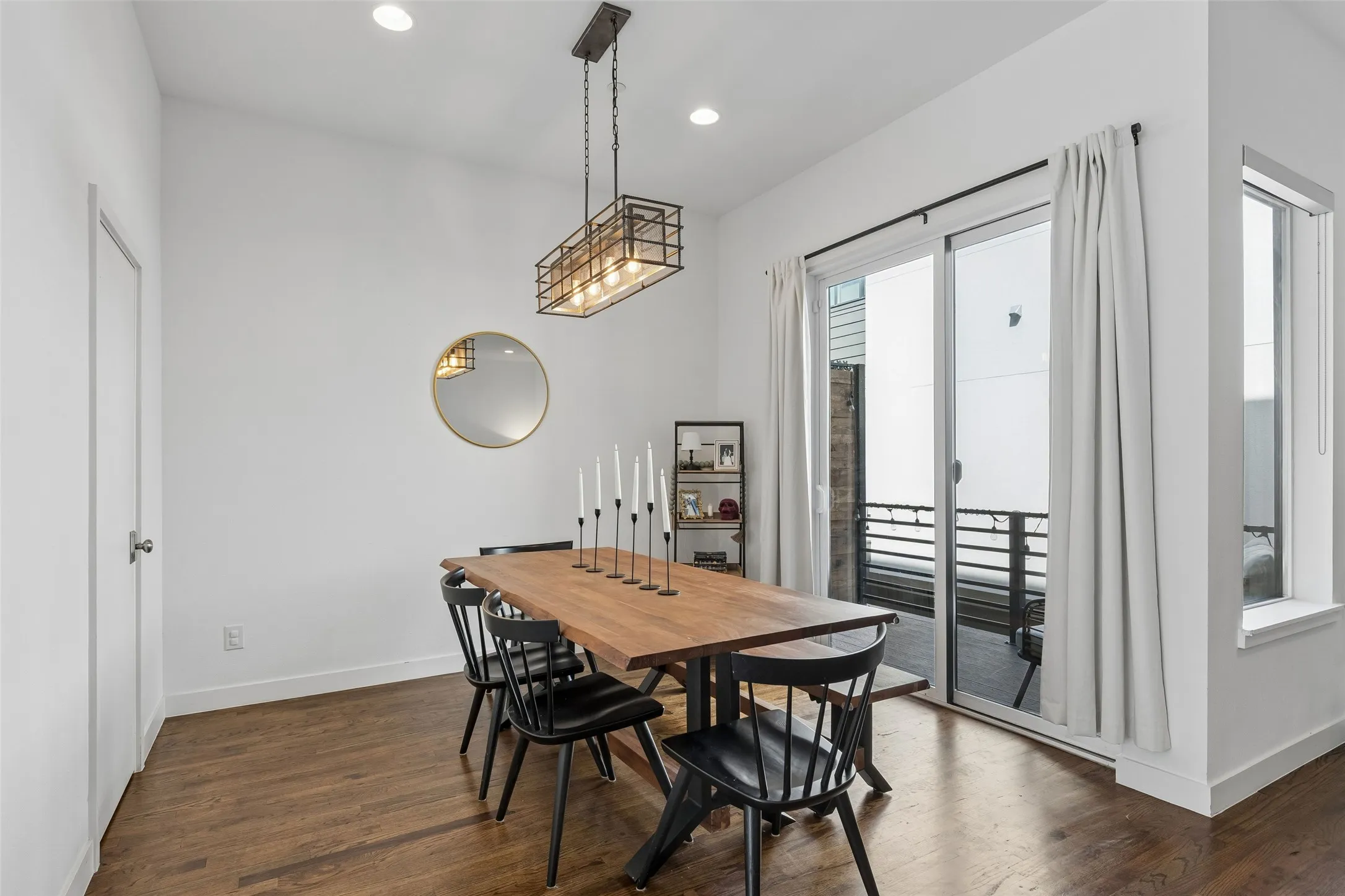 Condominium For Rent in Dallas County , 2115 Bennett Avenue 30, Dallas, Texas 75206, 2 Bedroom, 3 Bathroom, 2 Garage spaces, 1,717 Sqft, built in 2016, mls#21403302, Real Estate Agent in Dallas, Homes For Rent in Dallas county, Homes For Rent in Dallas, Realtor in Dallas Texas, Real Estate Brokerage Independent Realty Texas, Luminita Cordes Realtor