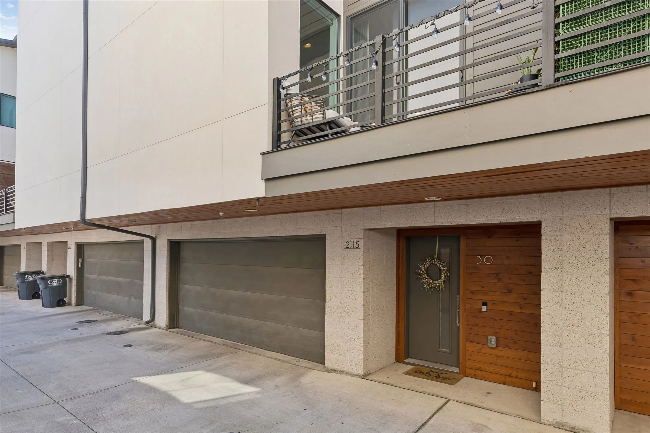 Condominium For Rent in Dallas County , 2115 Bennett Avenue 30, Dallas, Texas 75206, 2 Bedroom, 3 Bathroom, 2 Garage spaces, 1,717 Sqft, built in 2016, mls#21403302, Real Estate Agent in Dallas, Homes For Rent in Dallas county, Homes For Rent in Dallas, Realtor in Dallas Texas, Real Estate Brokerage Independent Realty Texas, Luminita Cordes Realtor