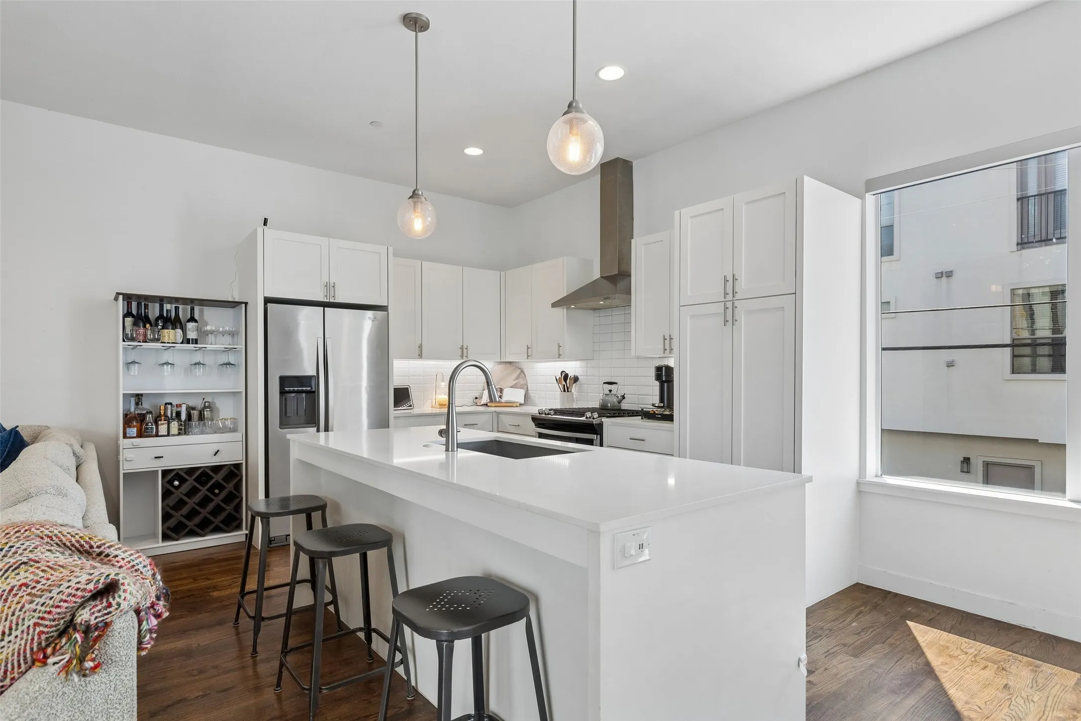 Condominium For Rent in Dallas County , 2115 Bennett Avenue 30, Dallas, Texas 75206, 2 Bedroom, 3 Bathroom, 2 Garage spaces, 1,717 Sqft, built in 2016, mls#21403302, Real Estate Agent in Dallas, Homes For Rent in Dallas county, Homes For Rent in Dallas, Realtor in Dallas Texas, Real Estate Brokerage Independent Realty Texas, Luminita Cordes Realtor