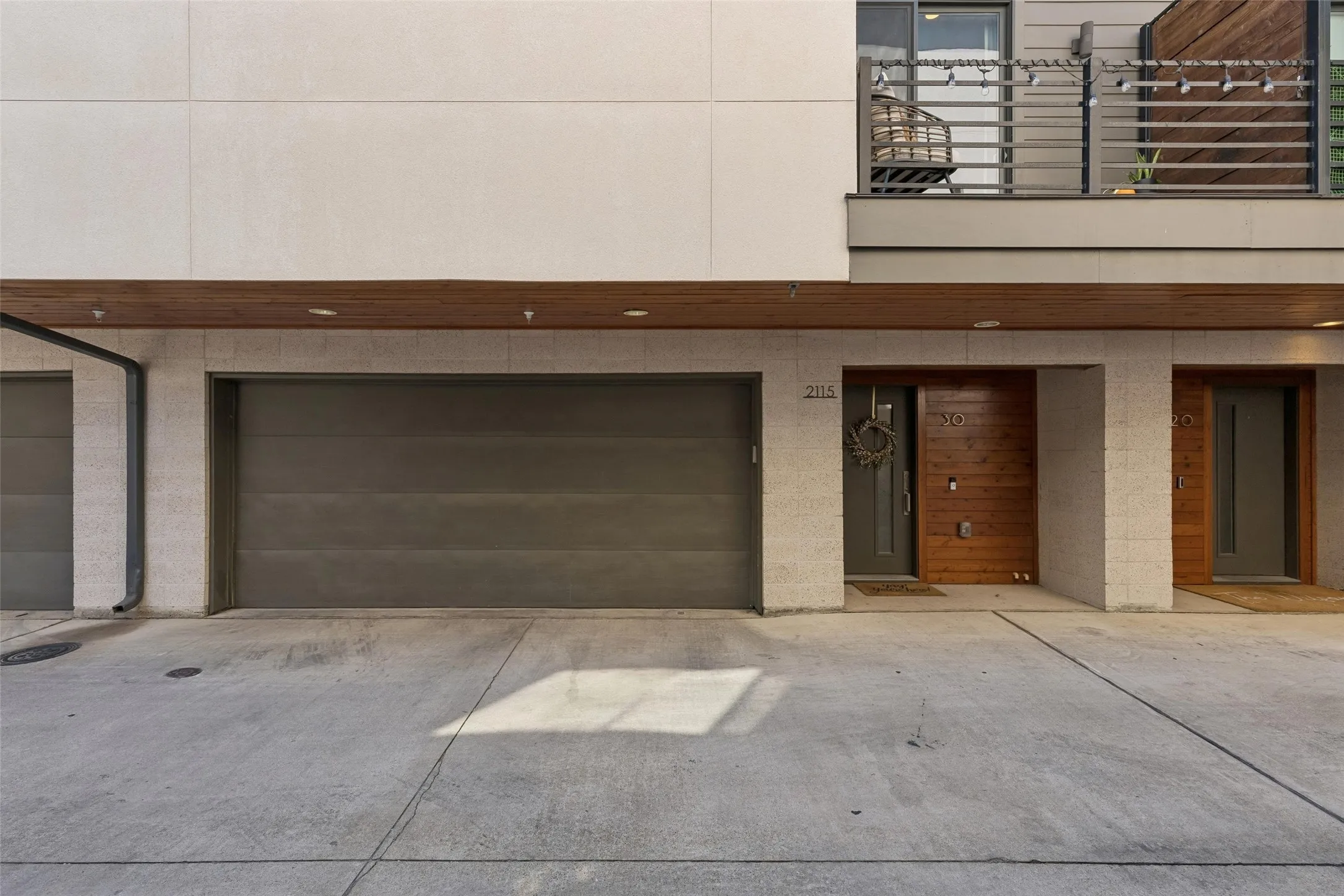 Condominium For Rent in Dallas County , 2115 Bennett Avenue 30, Dallas, Texas 75206, 2 Bedroom, 3 Bathroom, 2 Garage spaces, 1,717 Sqft, built in 2016, mls#21403302, Real Estate Agent in Dallas, Homes For Rent in Dallas county, Homes For Rent in Dallas, Realtor in Dallas Texas, Real Estate Brokerage Independent Realty Texas, Luminita Cordes Realtor