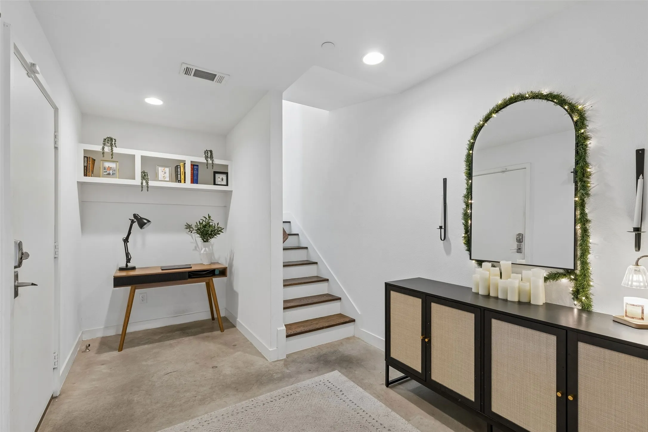 Condominium For Rent in Dallas County , 2115 Bennett Avenue 30, Dallas, Texas 75206, 2 Bedroom, 3 Bathroom, 2 Garage spaces, 1,717 Sqft, built in 2016, mls#21403302, Real Estate Agent in Dallas, Homes For Rent in Dallas county, Homes For Rent in Dallas, Realtor in Dallas Texas, Real Estate Brokerage Independent Realty Texas, Luminita Cordes Realtor