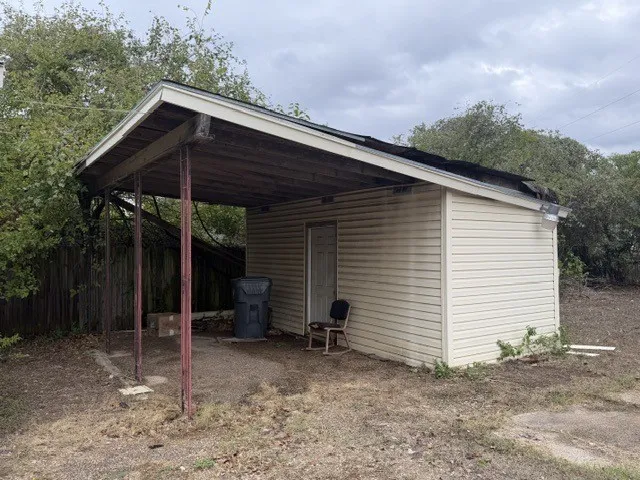 Single Family Residence For Sale in Mc Lennan County , 501 Hatton Street, Waco, Texas 76704, 3 Bedroom, 1 Bathroom, Garage spaces, 1,040 Sqft, built in 1925, mls#21397073, Real Estate Agent in Waco, Homes For Sale in Mc Lennan county, Homes For Sale in Waco, Realtor in Waco Texas, Real Estate Brokerage Independent Realty Texas, Luminita Cordes Realtor