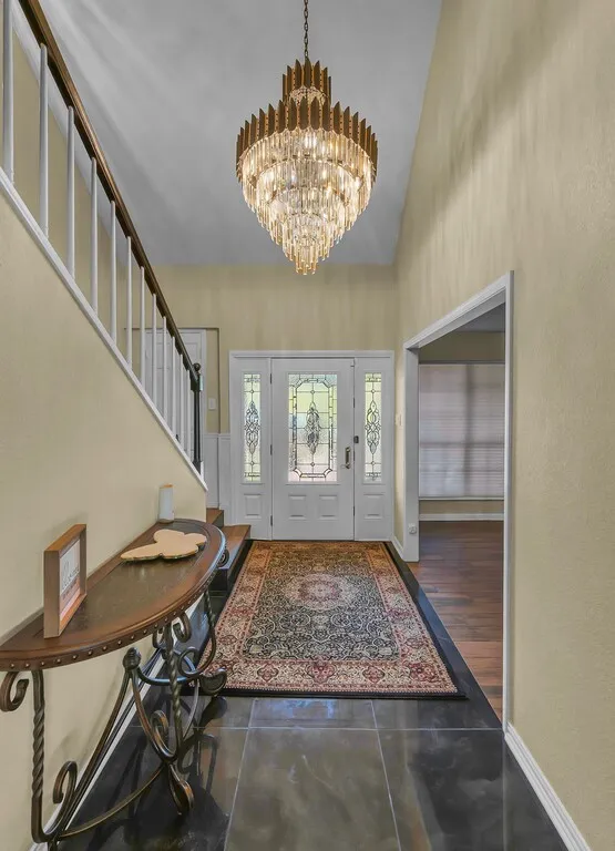 Single Family Residence For Sale in Mc Lennan County , 3711 Windmill Hill Drive, Waco, Texas 76710, 3 Bedroom, 4 Bathroom, 2 Garage spaces, 4,180 Sqft, built in 1973, mls#21402105, Real Estate Agent in Waco, Homes For Sale in Mc Lennan county, Homes For Sale in Waco, Realtor in Waco Texas, Real Estate Brokerage Independent Realty Texas, Luminita Cordes Realtor