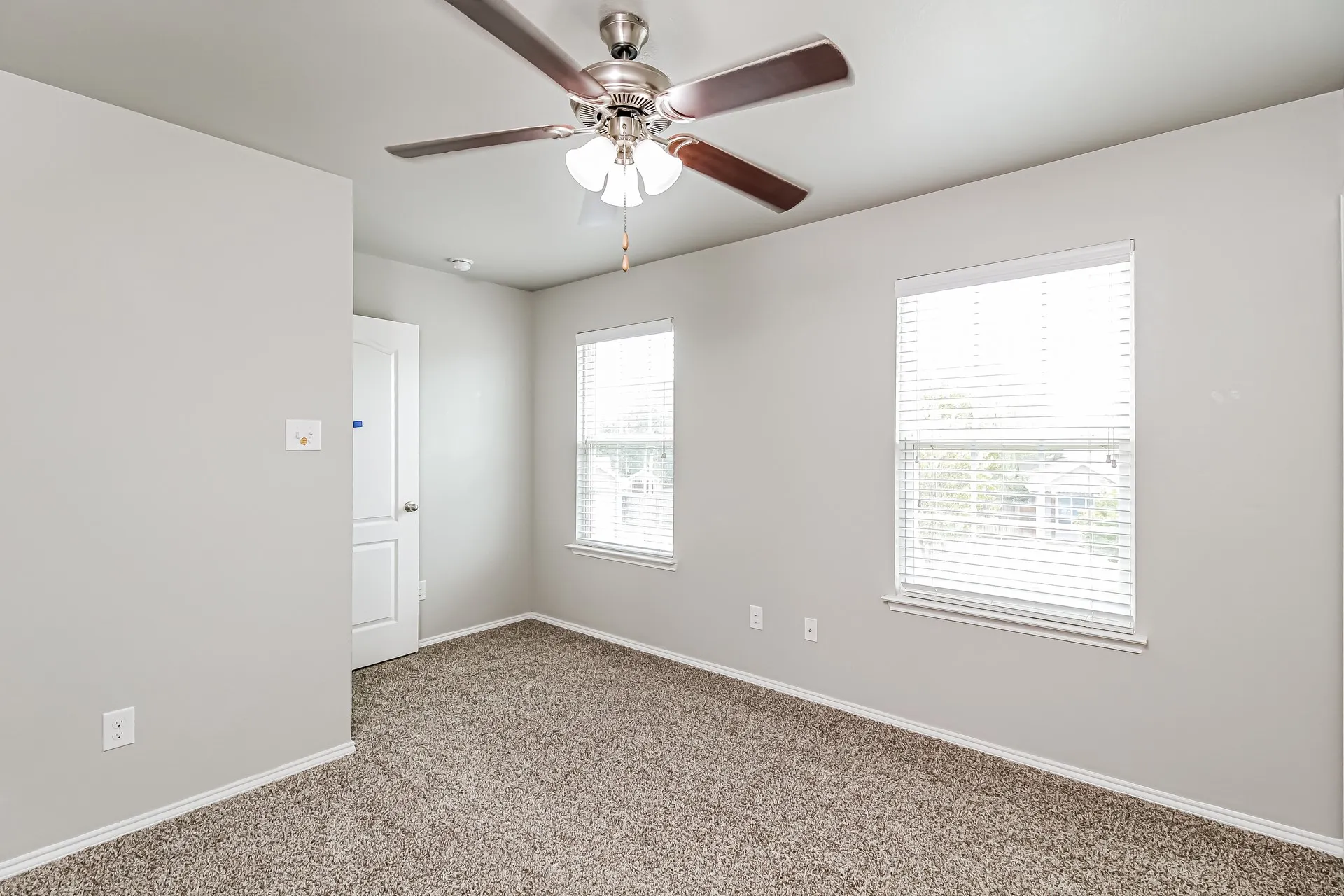 Single Family Residence For Rent in Denton County , 2209 Windsor Farms Drive, Denton, Texas 76207, 3 Bedroom, 3 Bathroom, 2 Garage spaces, 2,354 Sqft, built in 2014, mls#21403912, Real Estate Agent in Denton, Homes For Rent in Denton county, Homes For Rent in Denton, Realtor in Denton Texas, Real Estate Brokerage Independent Realty Texas, Luminita Cordes Realtor