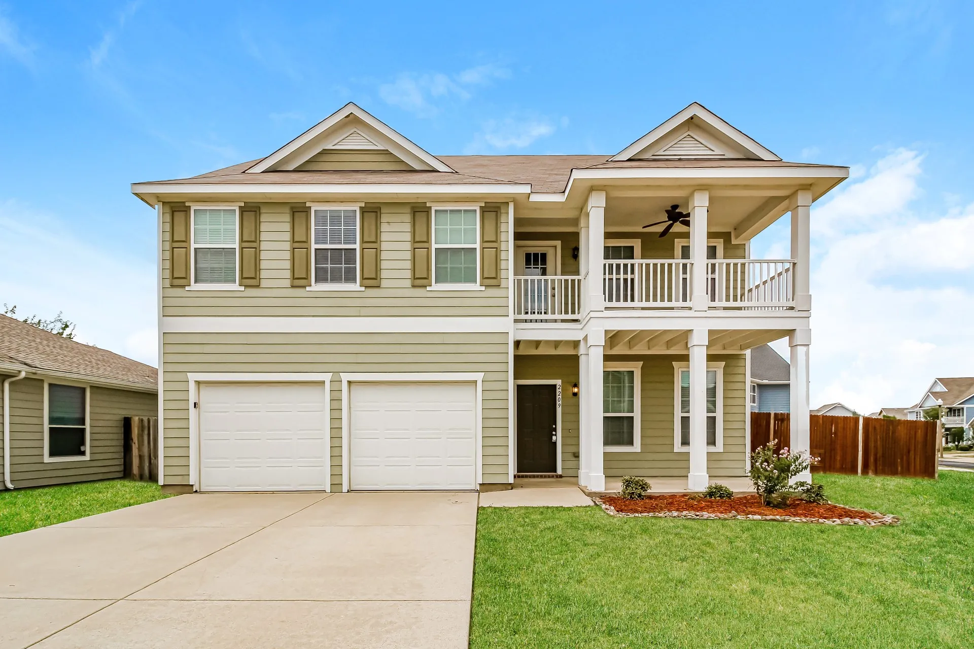 Single Family Residence For Rent in Denton County , 2209 Windsor Farms Drive, Denton, Texas 76207, 3 Bedroom, 3 Bathroom, 2 Garage spaces, 2,354 Sqft, built in 2014, mls#21403912, Real Estate Agent in Denton, Homes For Rent in Denton county, Homes For Rent in Denton, Realtor in Denton Texas, Real Estate Brokerage Independent Realty Texas, Luminita Cordes Realtor