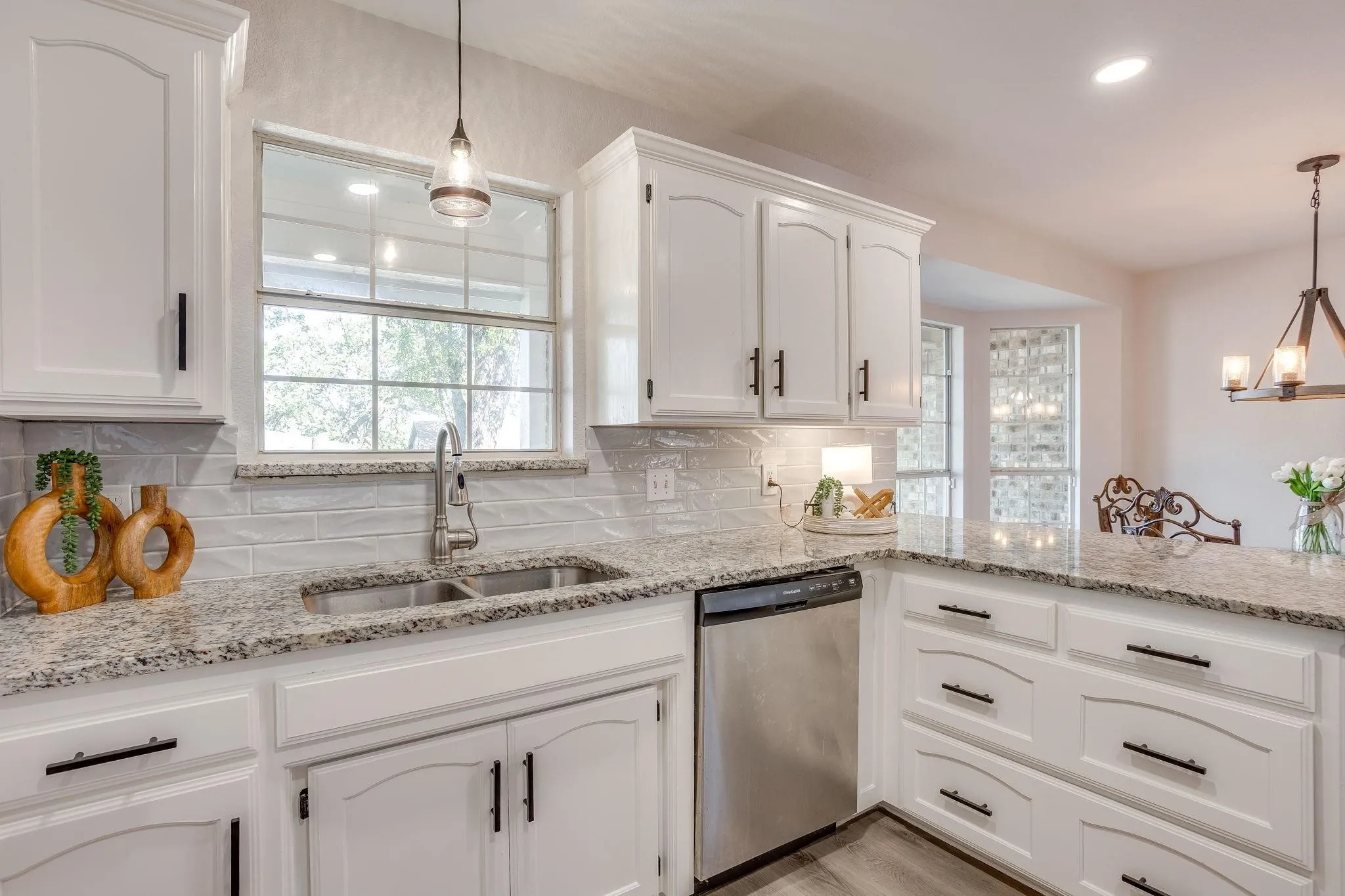 Single Family Residence For Sale in Johnson County , 615 Rosewood Place, Joshua, Texas 76058, 3 Bedroom, 2 Bathroom, 2 Garage spaces, 1,647 Sqft, built in 1996, mls#21402721, Real Estate Agent in Joshua, Homes For Sale in Johnson county, Homes For Sale in Joshua, Realtor in Joshua Texas, Real Estate Brokerage Independent Realty Texas, Luminita Cordes Realtor