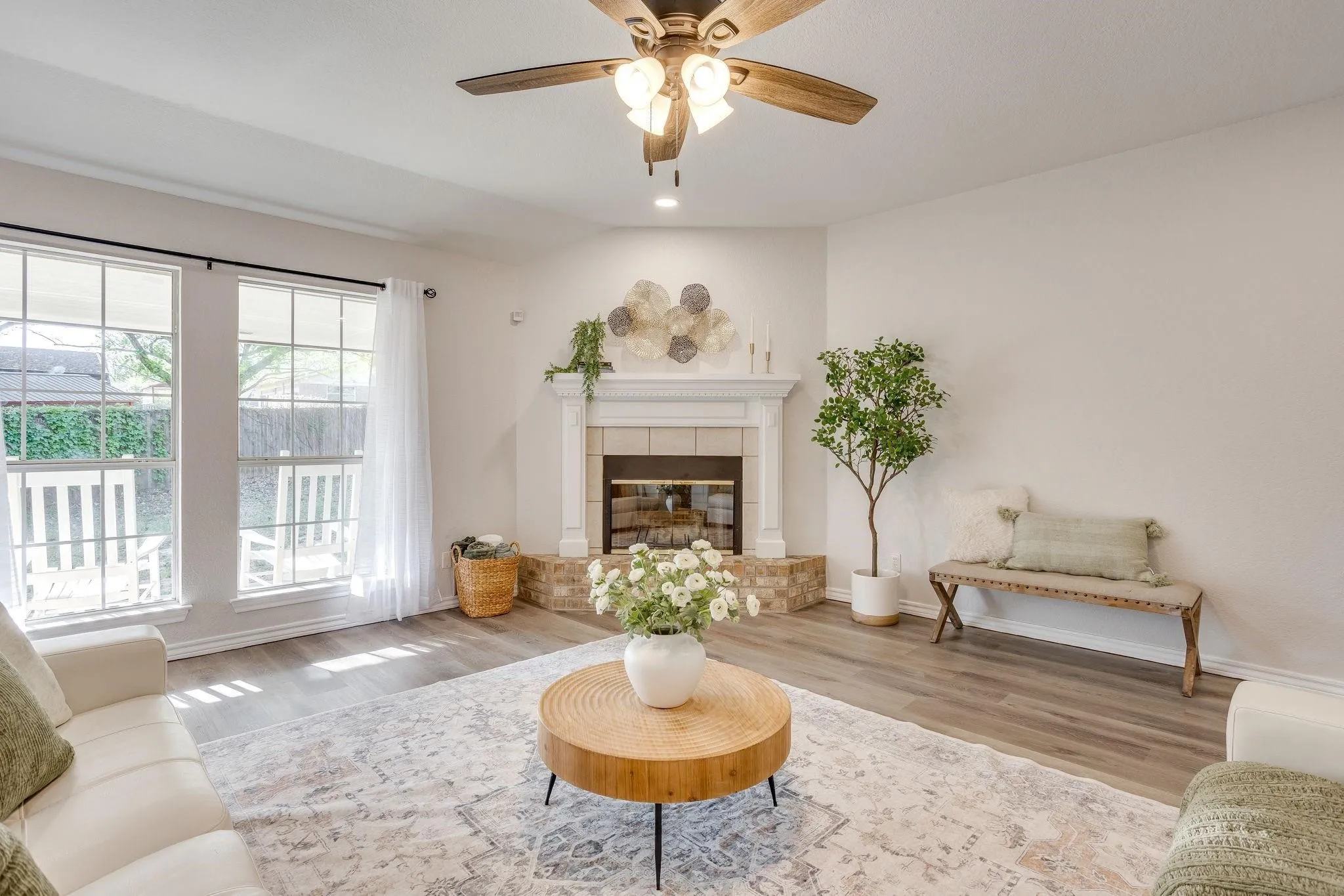 Single Family Residence For Sale in Johnson County , 615 Rosewood Place, Joshua, Texas 76058, 3 Bedroom, 2 Bathroom, 2 Garage spaces, 1,647 Sqft, built in 1996, mls#21402721, Real Estate Agent in Joshua, Homes For Sale in Johnson county, Homes For Sale in Joshua, Realtor in Joshua Texas, Real Estate Brokerage Independent Realty Texas, Luminita Cordes Realtor