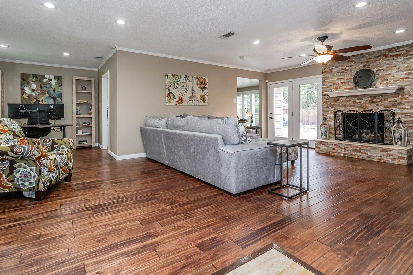 Single Family Residence For Sale in Dallas County , 3140 La Kenta Circle, Farmers Branch, Texas 75234, 4 Bedroom, 2 Bathroom, 2 Garage spaces, 1,908 Sqft, built in 1968, mls#21403885, Real Estate Agent in Farmers Branch, Homes For Sale in Dallas county, Homes For Sale in Farmers Branch, Realtor in Farmers Branch Texas, Real Estate Brokerage Independent Realty Texas, Luminita Cordes Realtor