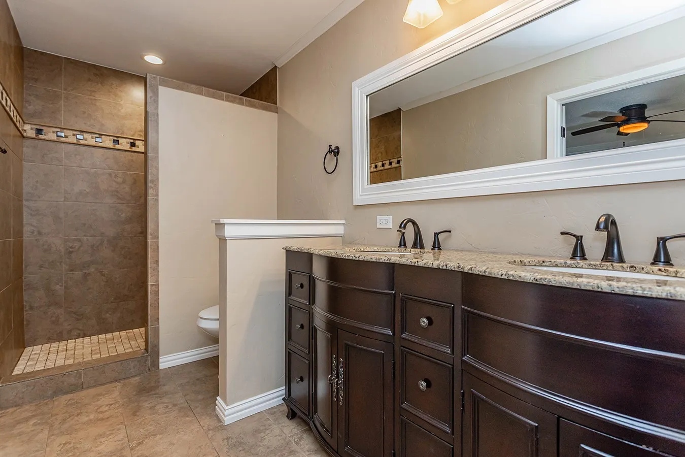 Single Family Residence For Sale in Dallas County , 3140 La Kenta Circle, Farmers Branch, Texas 75234, 4 Bedroom, 2 Bathroom, 2 Garage spaces, 1,908 Sqft, built in 1968, mls#21403885, Real Estate Agent in Farmers Branch, Homes For Sale in Dallas county, Homes For Sale in Farmers Branch, Realtor in Farmers Branch Texas, Real Estate Brokerage Independent Realty Texas, Luminita Cordes Realtor