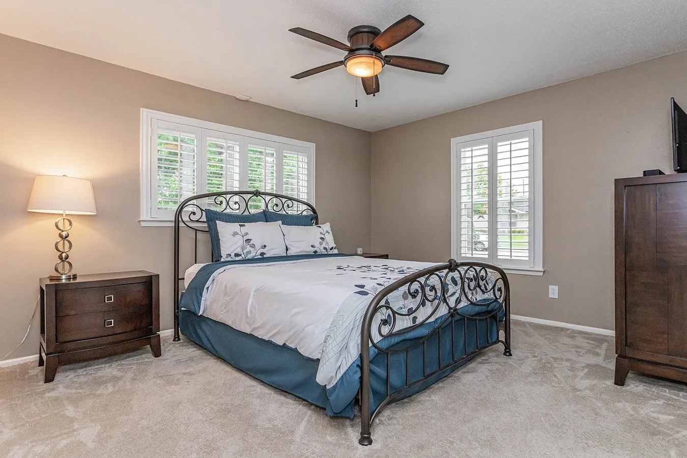 Single Family Residence For Sale in Dallas County , 3140 La Kenta Circle, Farmers Branch, Texas 75234, 4 Bedroom, 2 Bathroom, 2 Garage spaces, 1,908 Sqft, built in 1968, mls#21403885, Real Estate Agent in Farmers Branch, Homes For Sale in Dallas county, Homes For Sale in Farmers Branch, Realtor in Farmers Branch Texas, Real Estate Brokerage Independent Realty Texas, Luminita Cordes Realtor