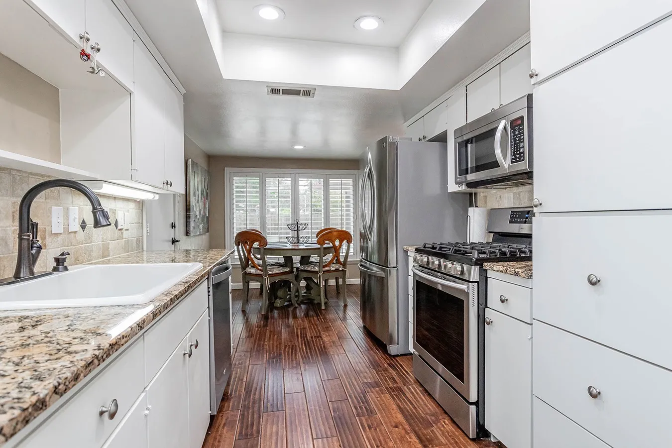 Single Family Residence For Sale in Dallas County , 3140 La Kenta Circle, Farmers Branch, Texas 75234, 4 Bedroom, 2 Bathroom, 2 Garage spaces, 1,908 Sqft, built in 1968, mls#21403885, Real Estate Agent in Farmers Branch, Homes For Sale in Dallas county, Homes For Sale in Farmers Branch, Realtor in Farmers Branch Texas, Real Estate Brokerage Independent Realty Texas, Luminita Cordes Realtor