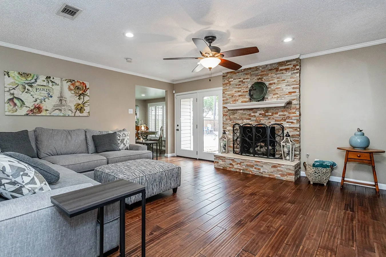 Single Family Residence For Sale in Dallas County , 3140 La Kenta Circle, Farmers Branch, Texas 75234, 4 Bedroom, 2 Bathroom, 2 Garage spaces, 1,908 Sqft, built in 1968, mls#21403885, Real Estate Agent in Farmers Branch, Homes For Sale in Dallas county, Homes For Sale in Farmers Branch, Realtor in Farmers Branch Texas, Real Estate Brokerage Independent Realty Texas, Luminita Cordes Realtor