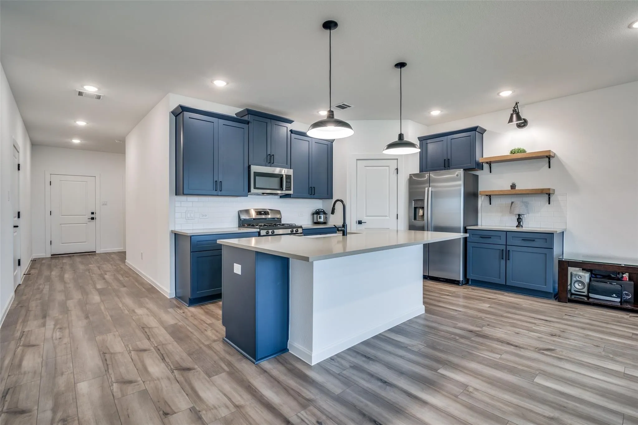 Single Family Residence For Rent in Dallas County , 2526 Tahoe Drive, Seagoville, Texas 75159, 4 Bedroom, 2 Bathroom, 2 Garage spaces, 1,826 Sqft, built in 2023, mls#21403915, Real Estate Agent in Seagoville, Homes For Rent in Dallas county, Homes For Rent in Seagoville, Realtor in Seagoville Texas, Real Estate Brokerage Independent Realty Texas, Luminita Cordes Realtor