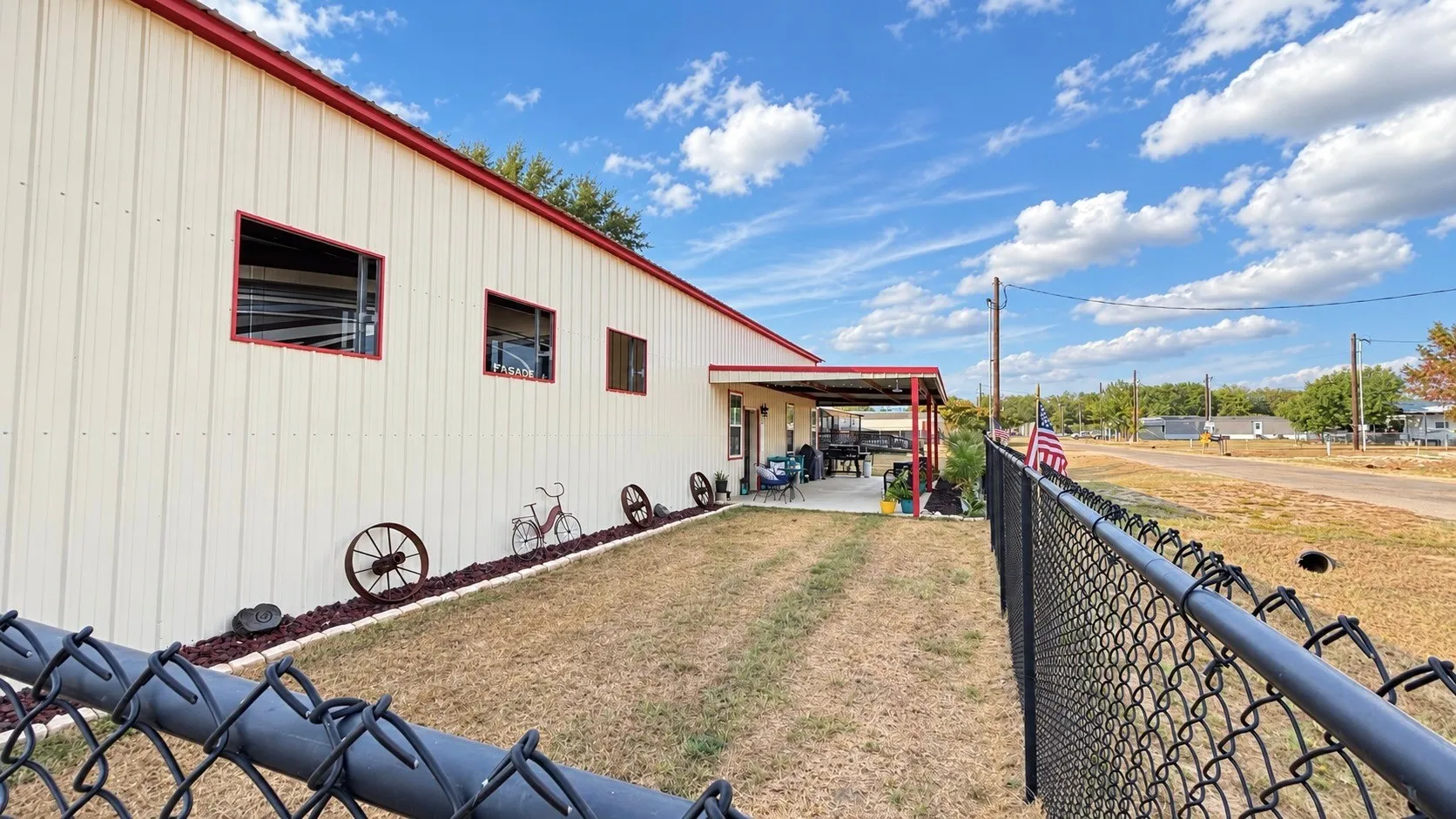 Single Family Residence For Sale in Wood County , 104 Ute, Quitman, Texas 75783, 1 Bedroom, 1 Bathroom, Garage spaces, 1,050 Sqft, built in 2021, mls#21403185, Real Estate Agent in Quitman, Homes For Sale in Wood county, Homes For Sale in Quitman, Realtor in Quitman Texas, Real Estate Brokerage Independent Realty Texas, Luminita Cordes Realtor