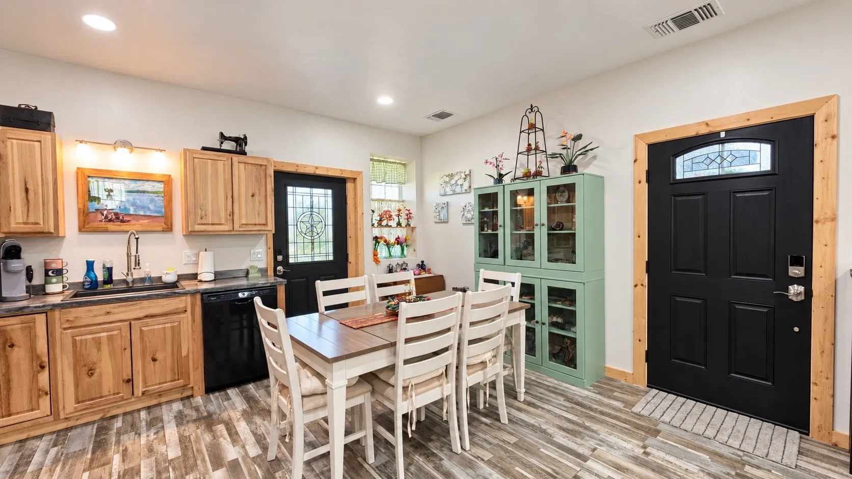 Single Family Residence For Sale in Wood County , 104 Ute, Quitman, Texas 75783, 1 Bedroom, 1 Bathroom, Garage spaces, 1,050 Sqft, built in 2021, mls#21403185, Real Estate Agent in Quitman, Homes For Sale in Wood county, Homes For Sale in Quitman, Realtor in Quitman Texas, Real Estate Brokerage Independent Realty Texas, Luminita Cordes Realtor