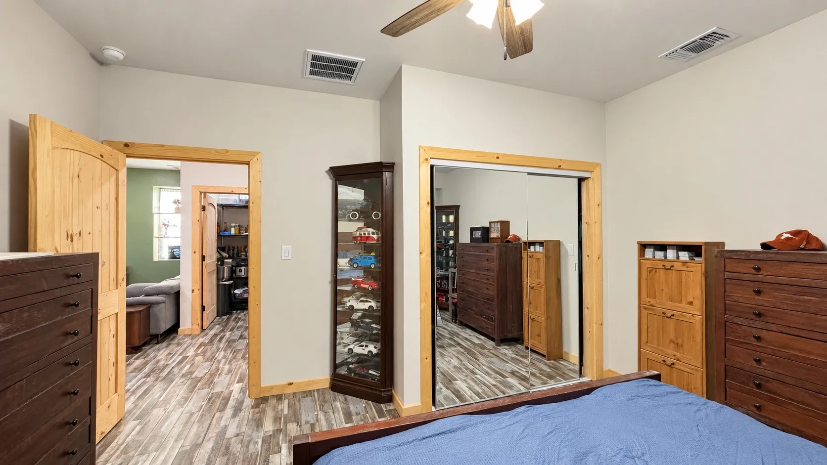 Single Family Residence For Sale in Wood County , 104 Ute, Quitman, Texas 75783, 1 Bedroom, 1 Bathroom, Garage spaces, 1,050 Sqft, built in 2021, mls#21403185, Real Estate Agent in Quitman, Homes For Sale in Wood county, Homes For Sale in Quitman, Realtor in Quitman Texas, Real Estate Brokerage Independent Realty Texas, Luminita Cordes Realtor