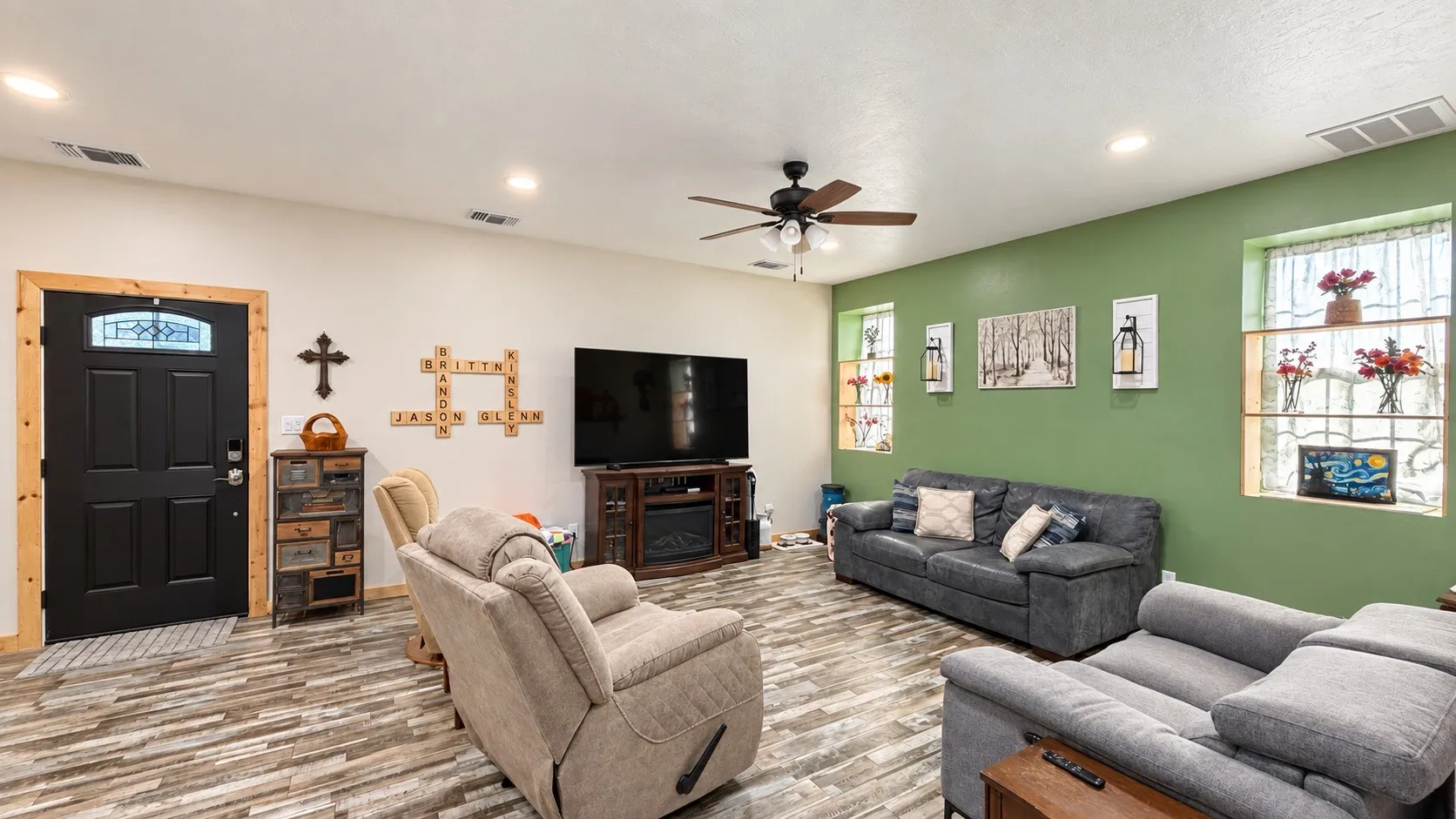 Single Family Residence For Sale in Wood County , 104 Ute, Quitman, Texas 75783, 1 Bedroom, 1 Bathroom, Garage spaces, 1,050 Sqft, built in 2021, mls#21403185, Real Estate Agent in Quitman, Homes For Sale in Wood county, Homes For Sale in Quitman, Realtor in Quitman Texas, Real Estate Brokerage Independent Realty Texas, Luminita Cordes Realtor