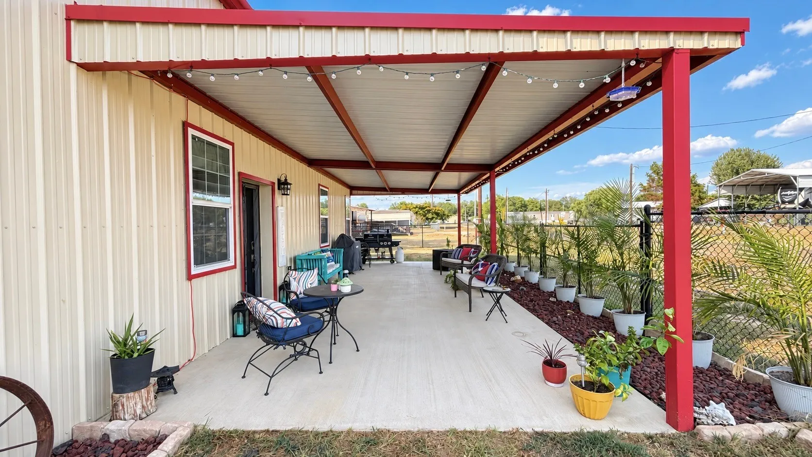 Single Family Residence For Sale in Wood County , 104 Ute, Quitman, Texas 75783, 1 Bedroom, 1 Bathroom, Garage spaces, 1,050 Sqft, built in 2021, mls#21403185, Real Estate Agent in Quitman, Homes For Sale in Wood county, Homes For Sale in Quitman, Realtor in Quitman Texas, Real Estate Brokerage Independent Realty Texas, Luminita Cordes Realtor